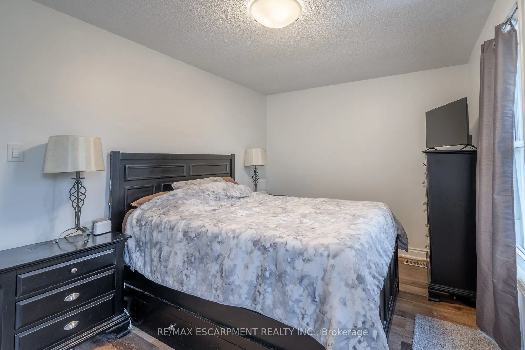 596 Grey Street, #8