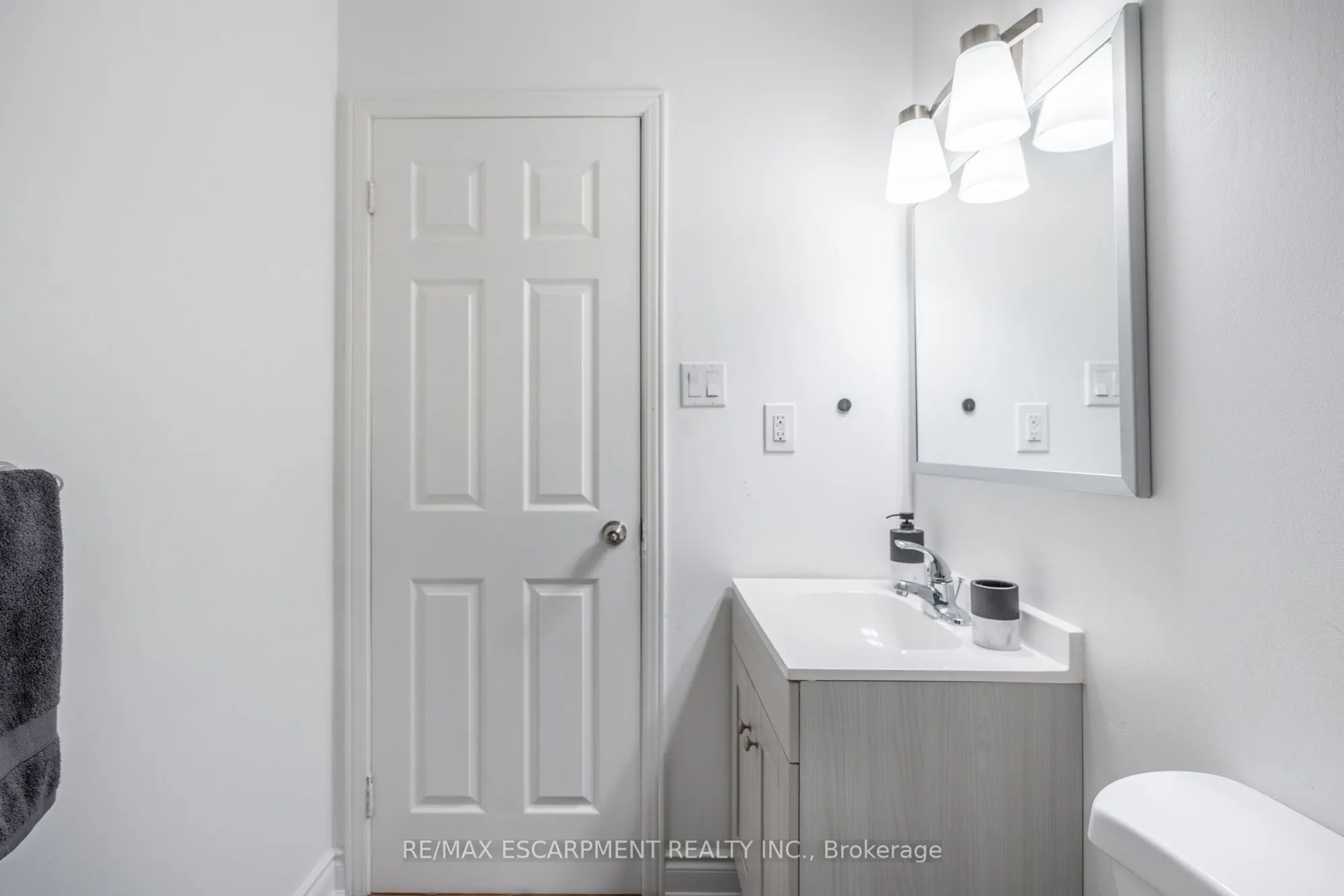 596 Grey Street, #8