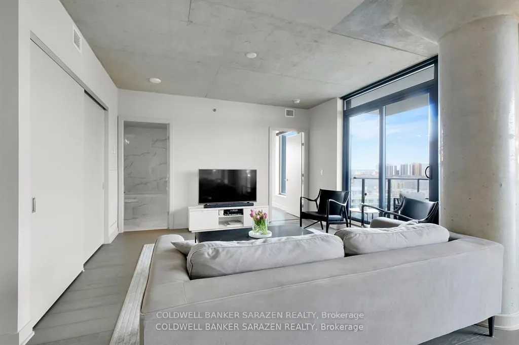 203 Catherine Street, #1407