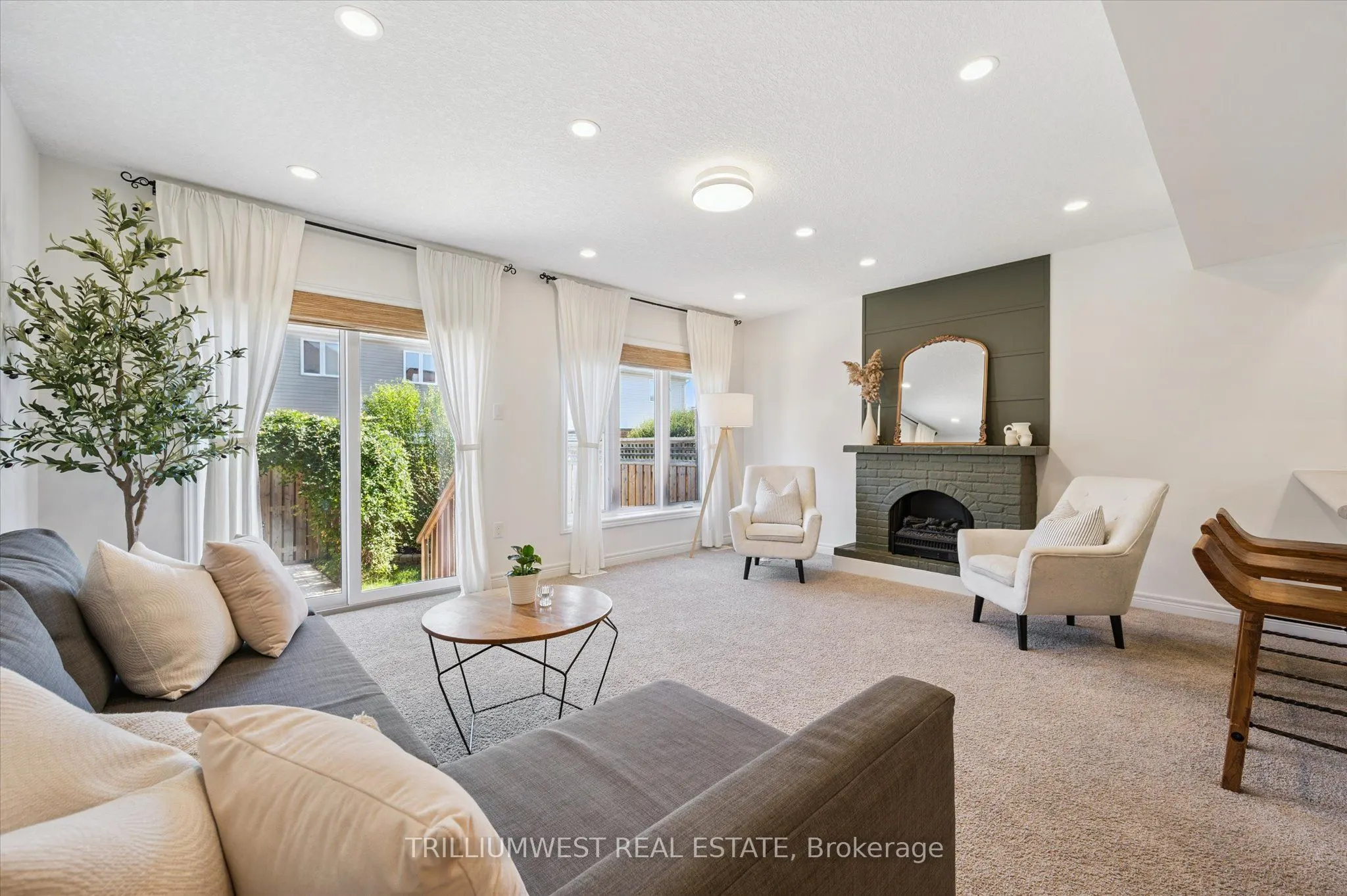 25 Sandybay Avenue