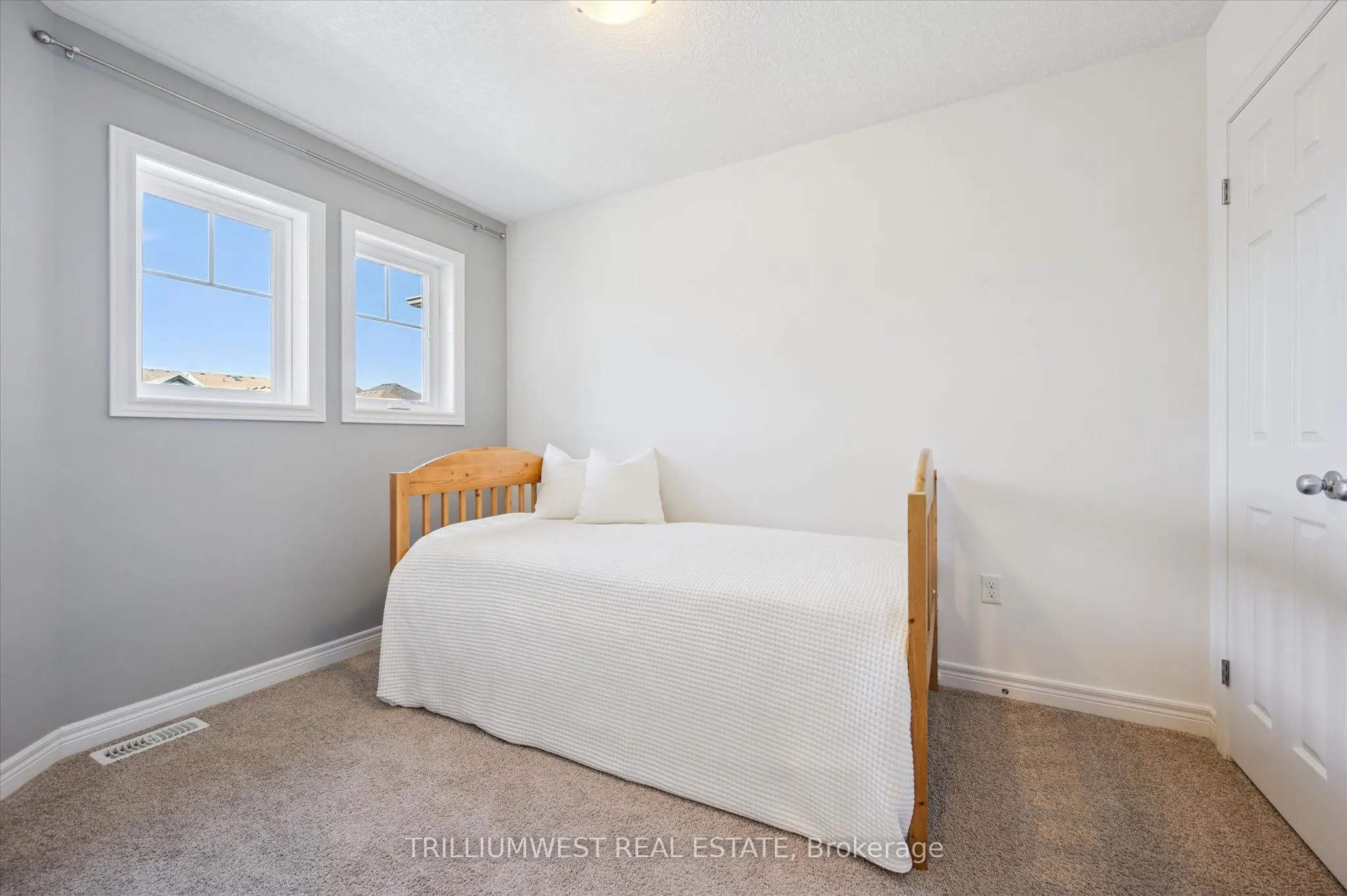 25 Sandybay Avenue