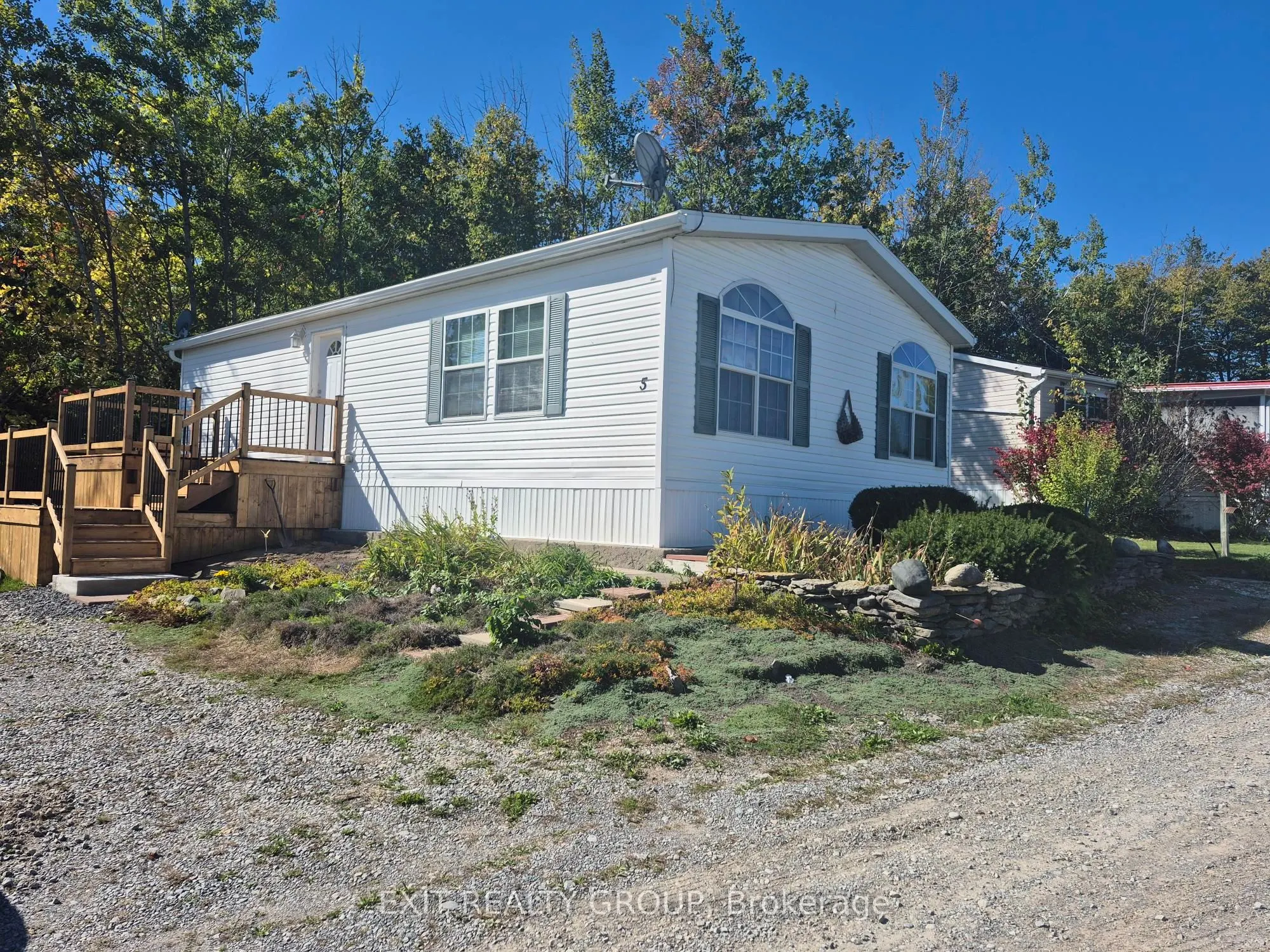 5-152 Concession Road 11 W