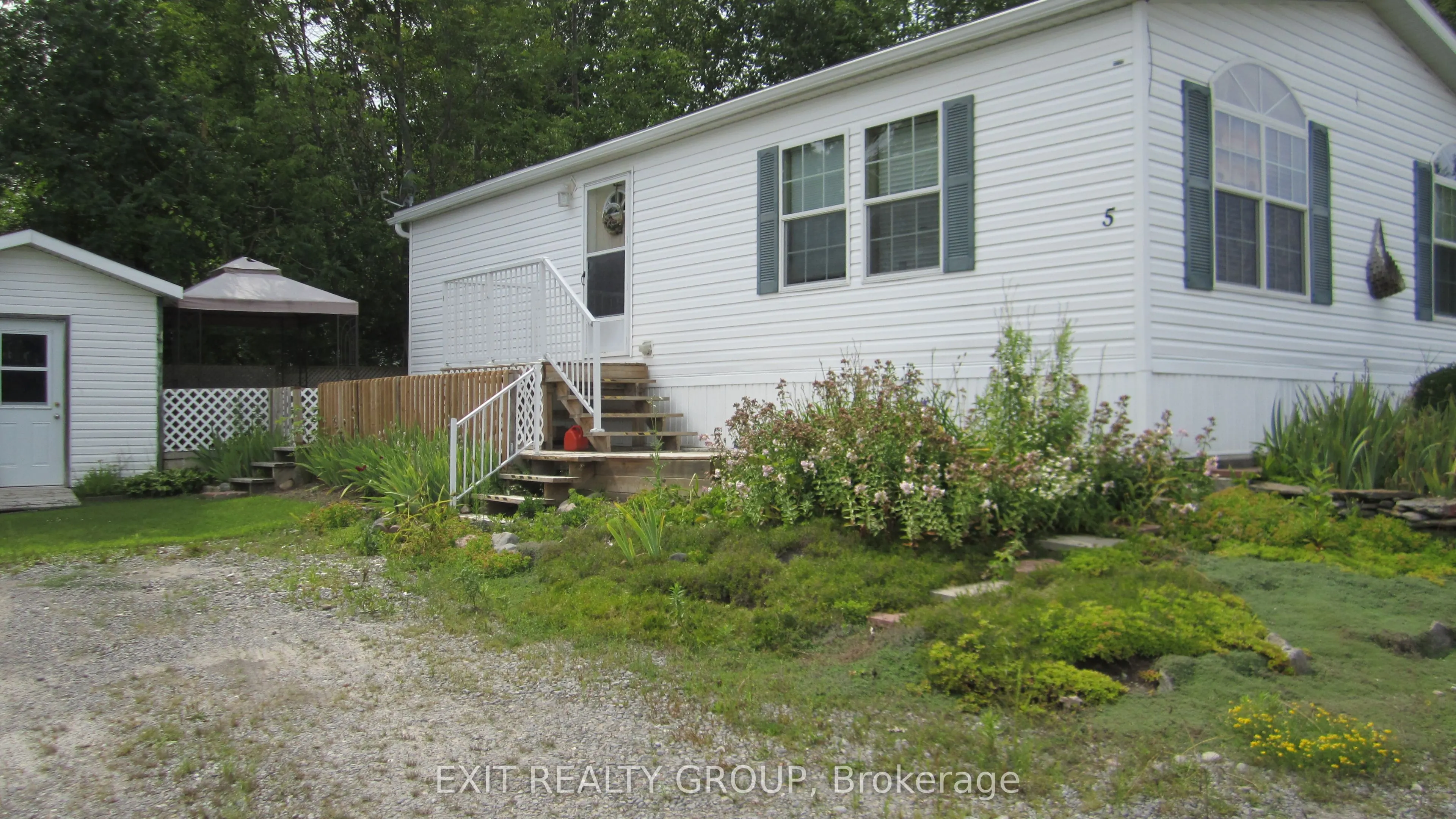 5-152 Concession Road 11 W