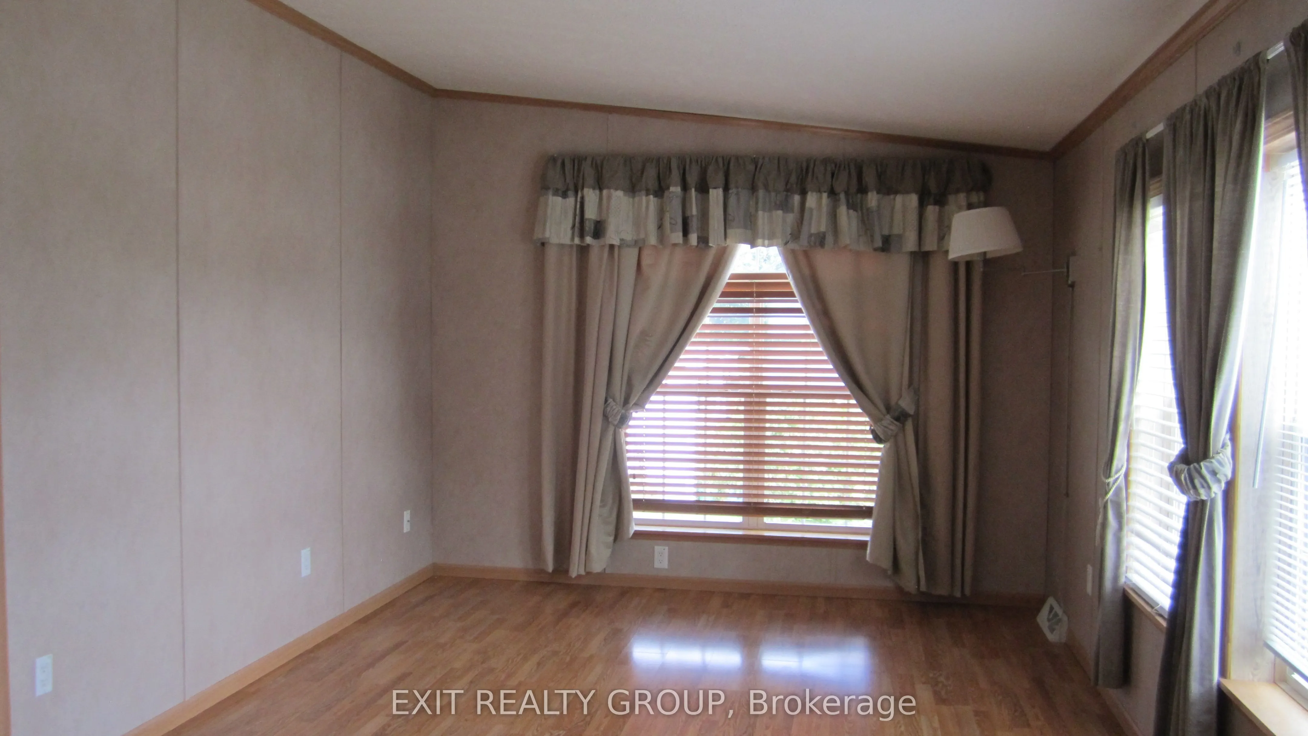 5-152 Concession Road 11 W