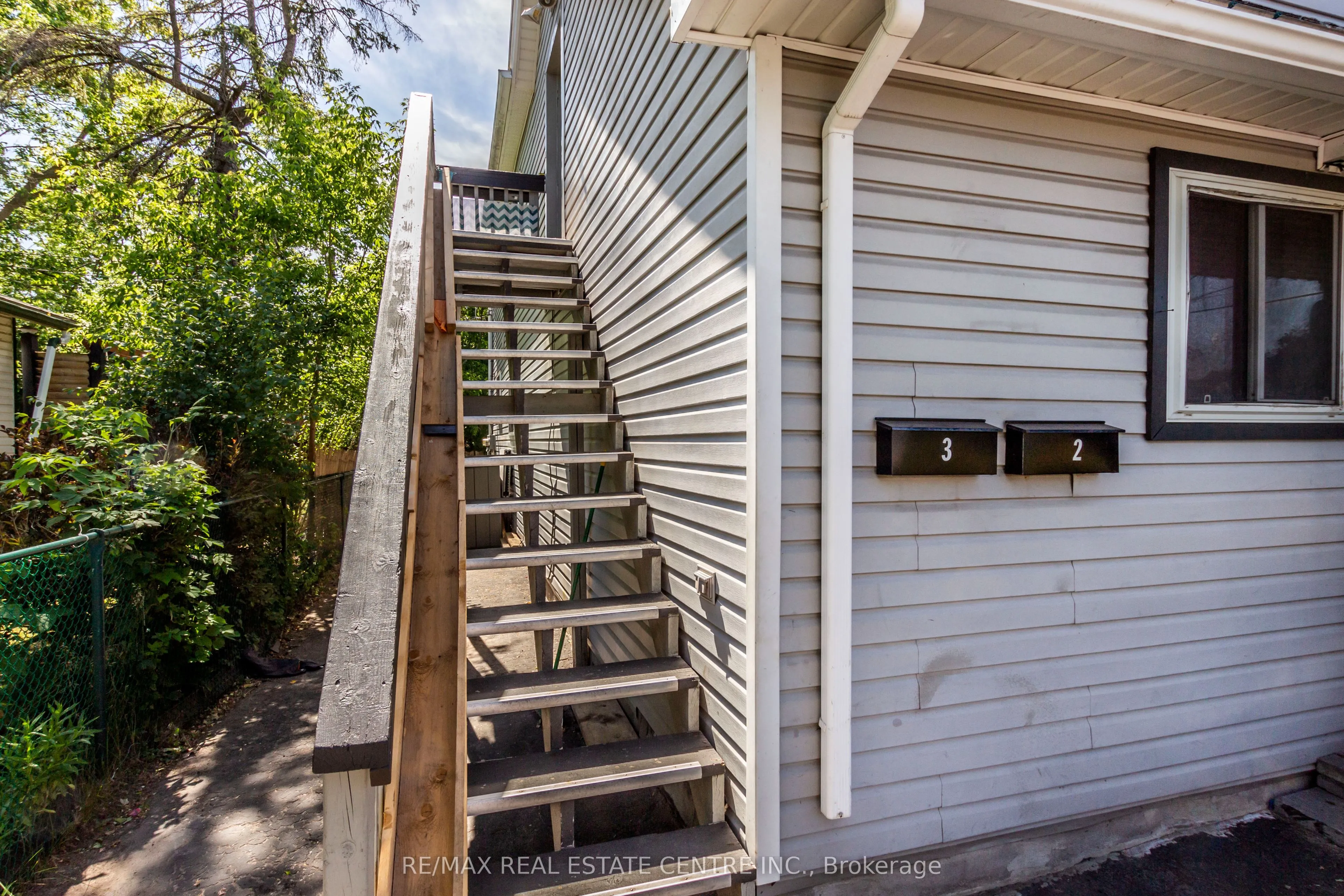 104 Oakwood Avenue