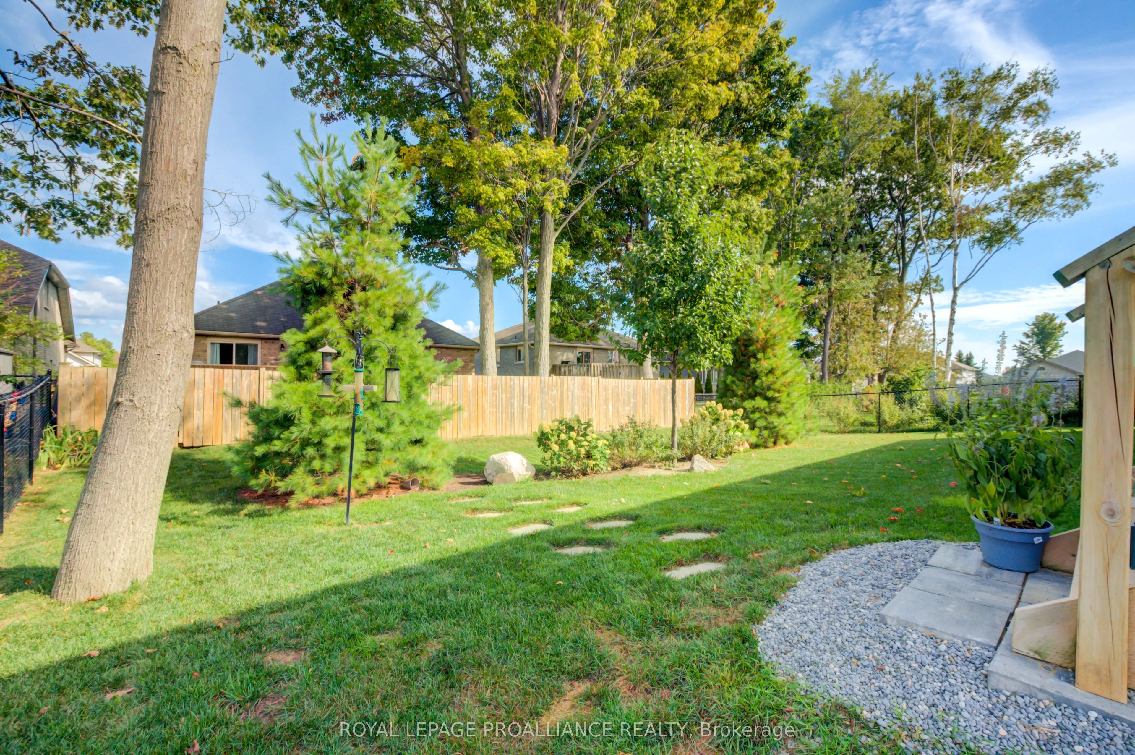 6 Lawrence Avenue
