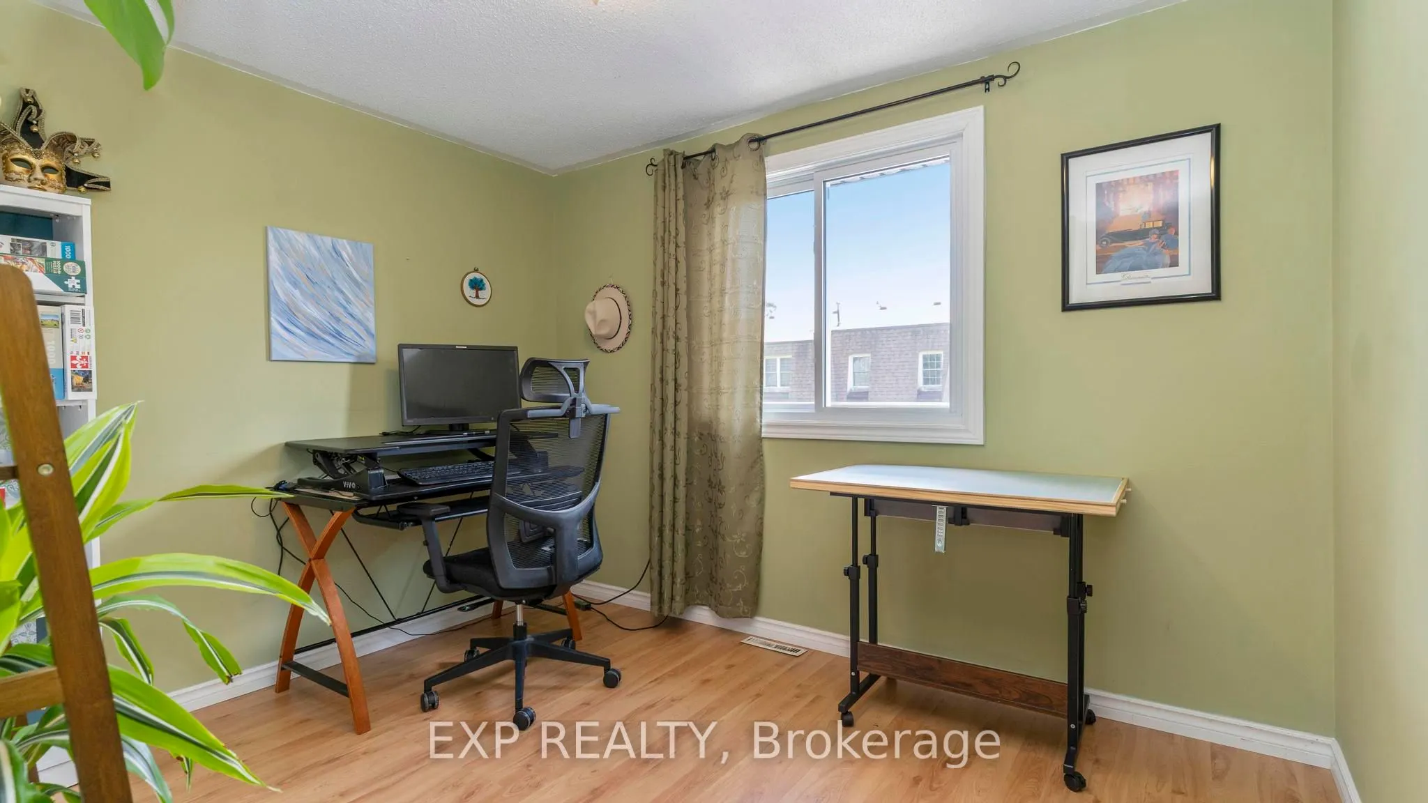 116 Glenroy Crescent