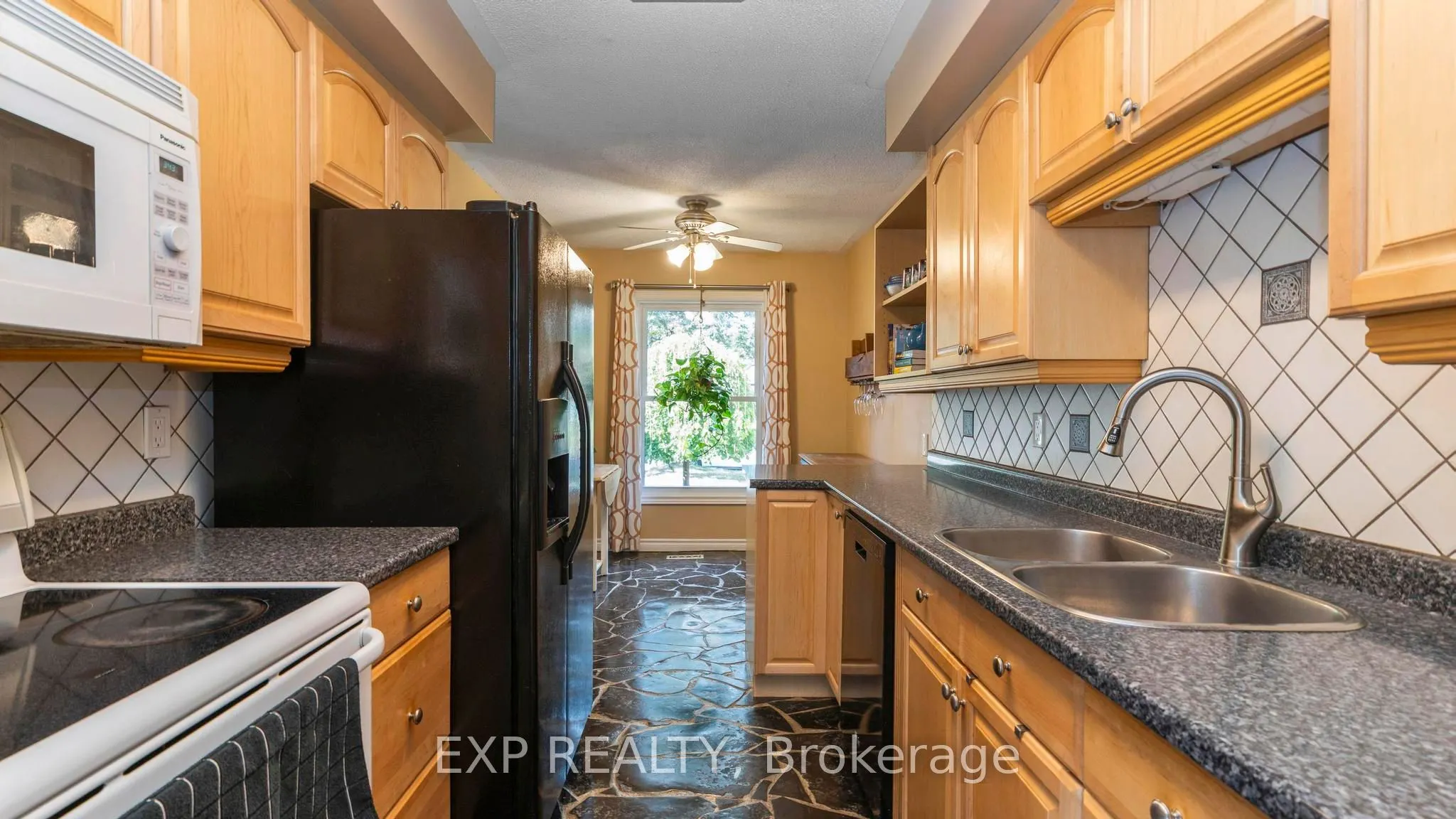 116 Glenroy Crescent