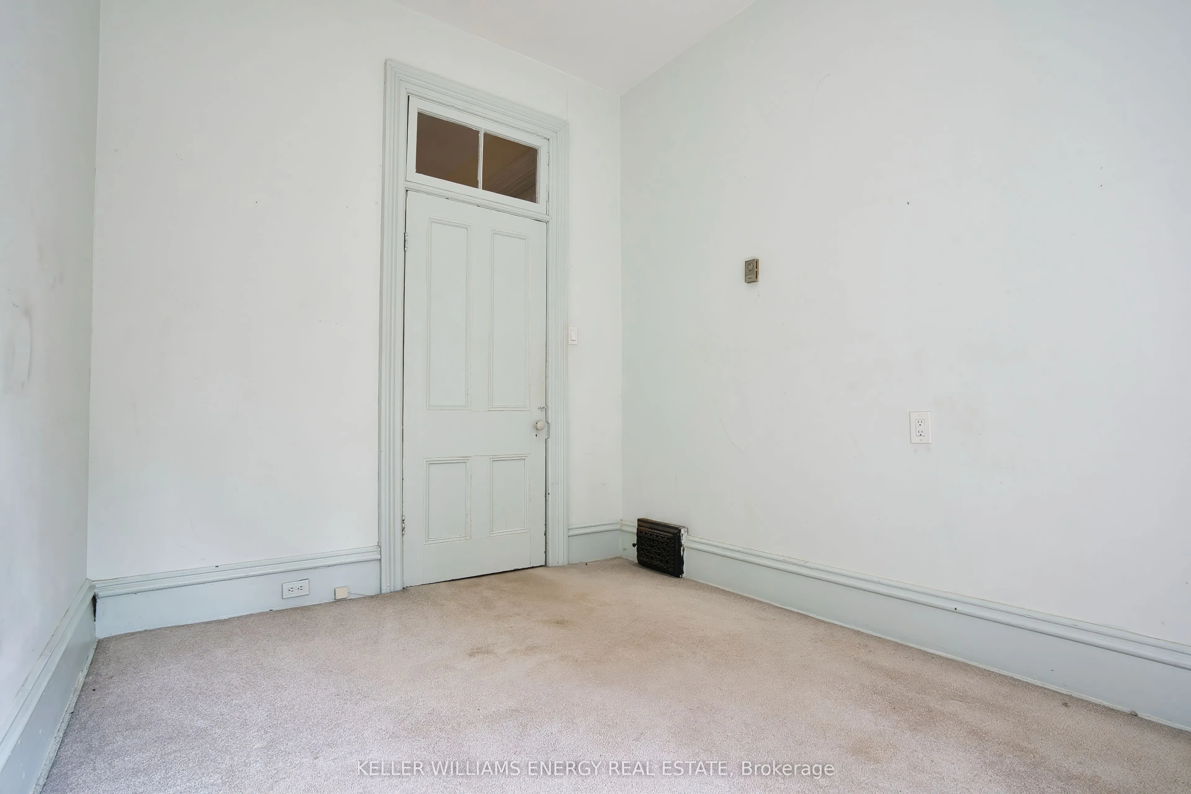 88 Wellington Street N