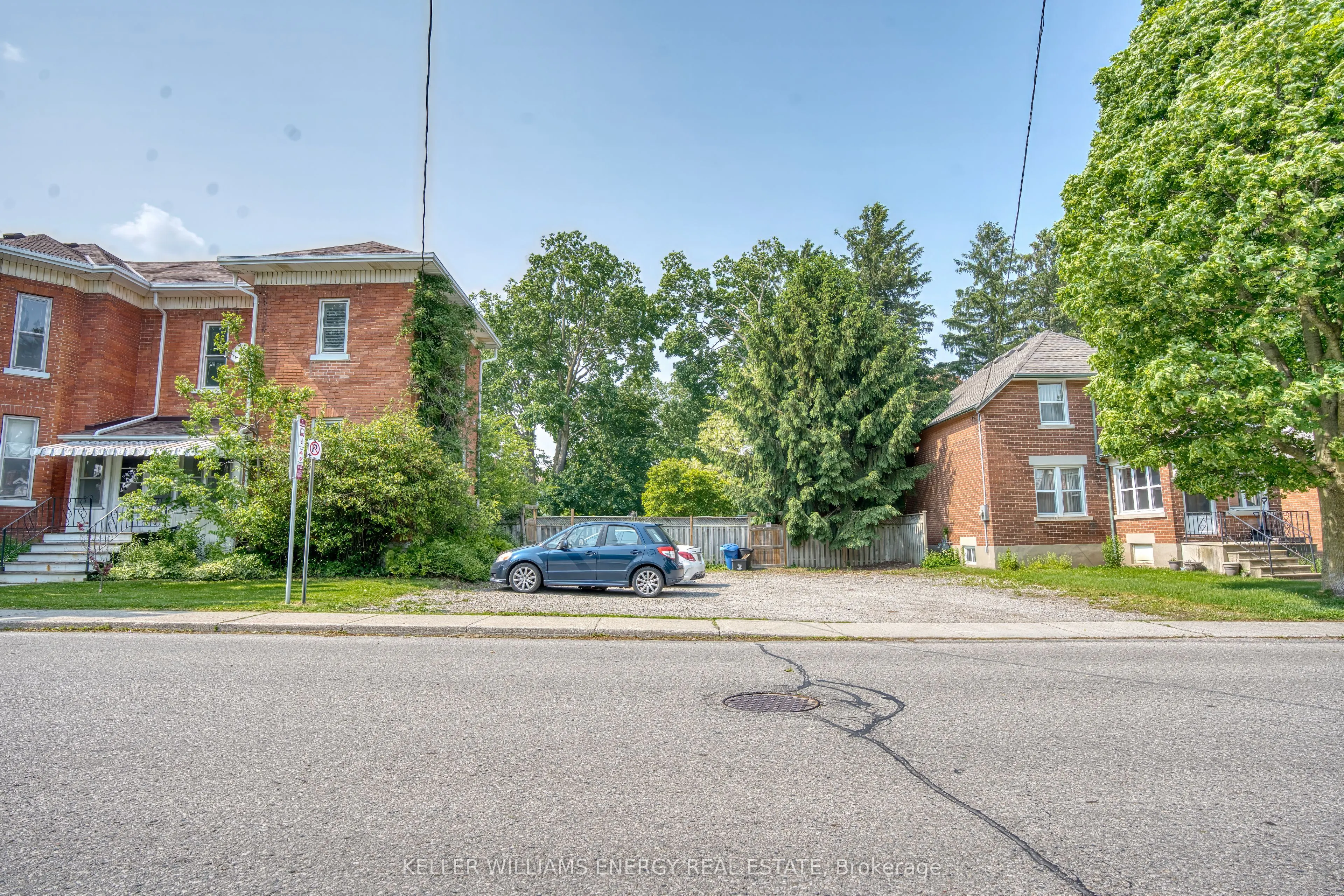 88 Wellington Street N