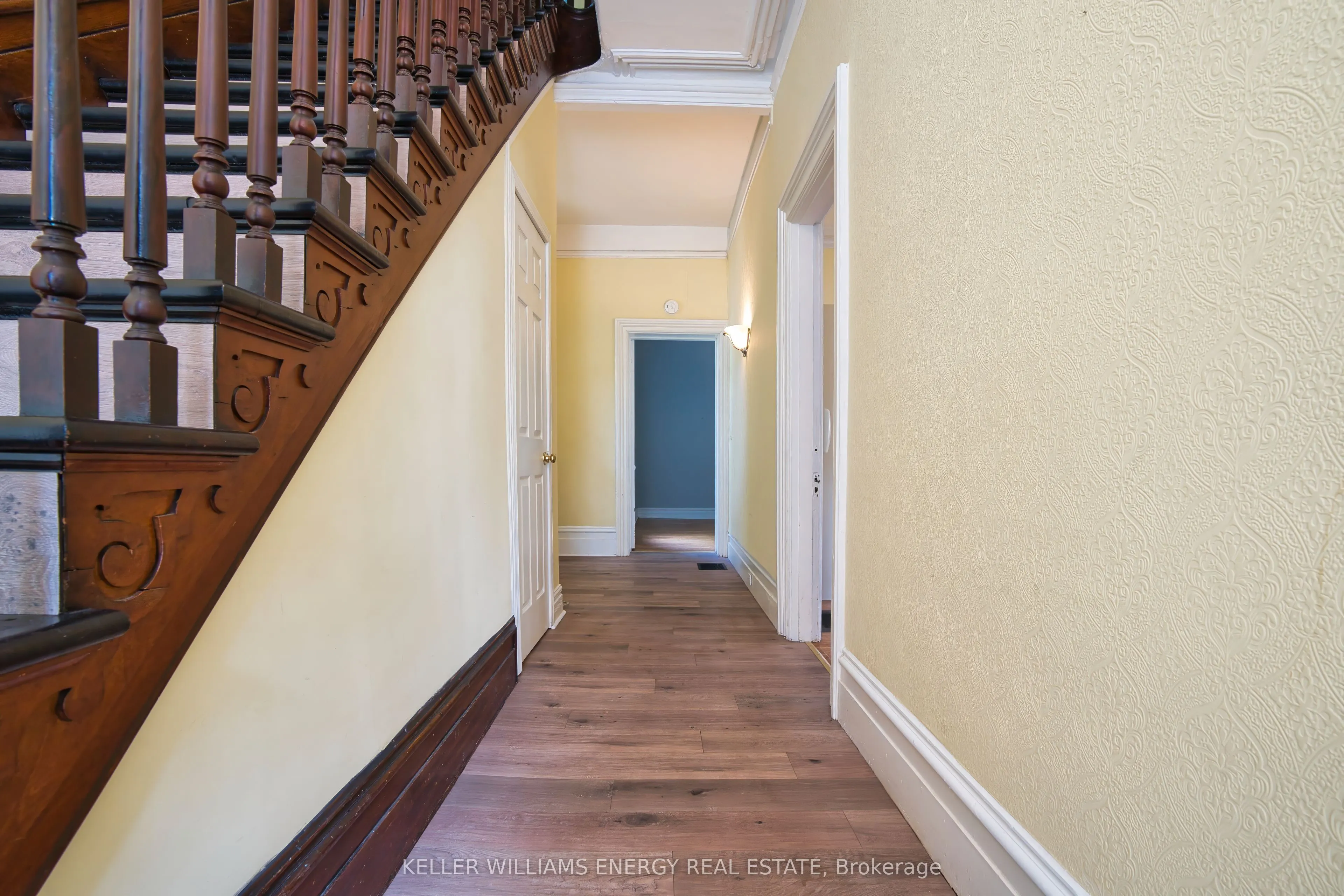 88 Wellington Street N