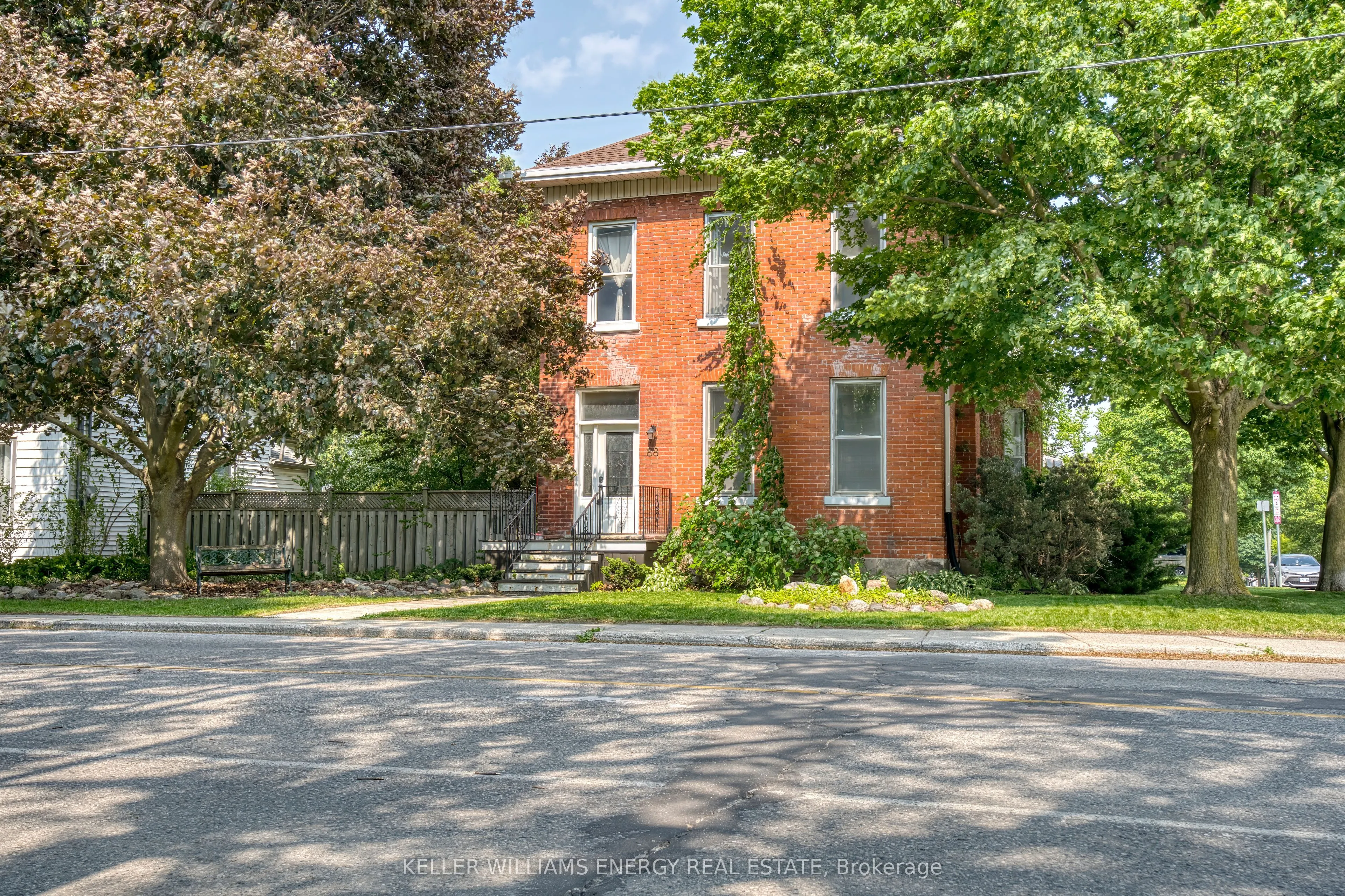 88 Wellington Street N