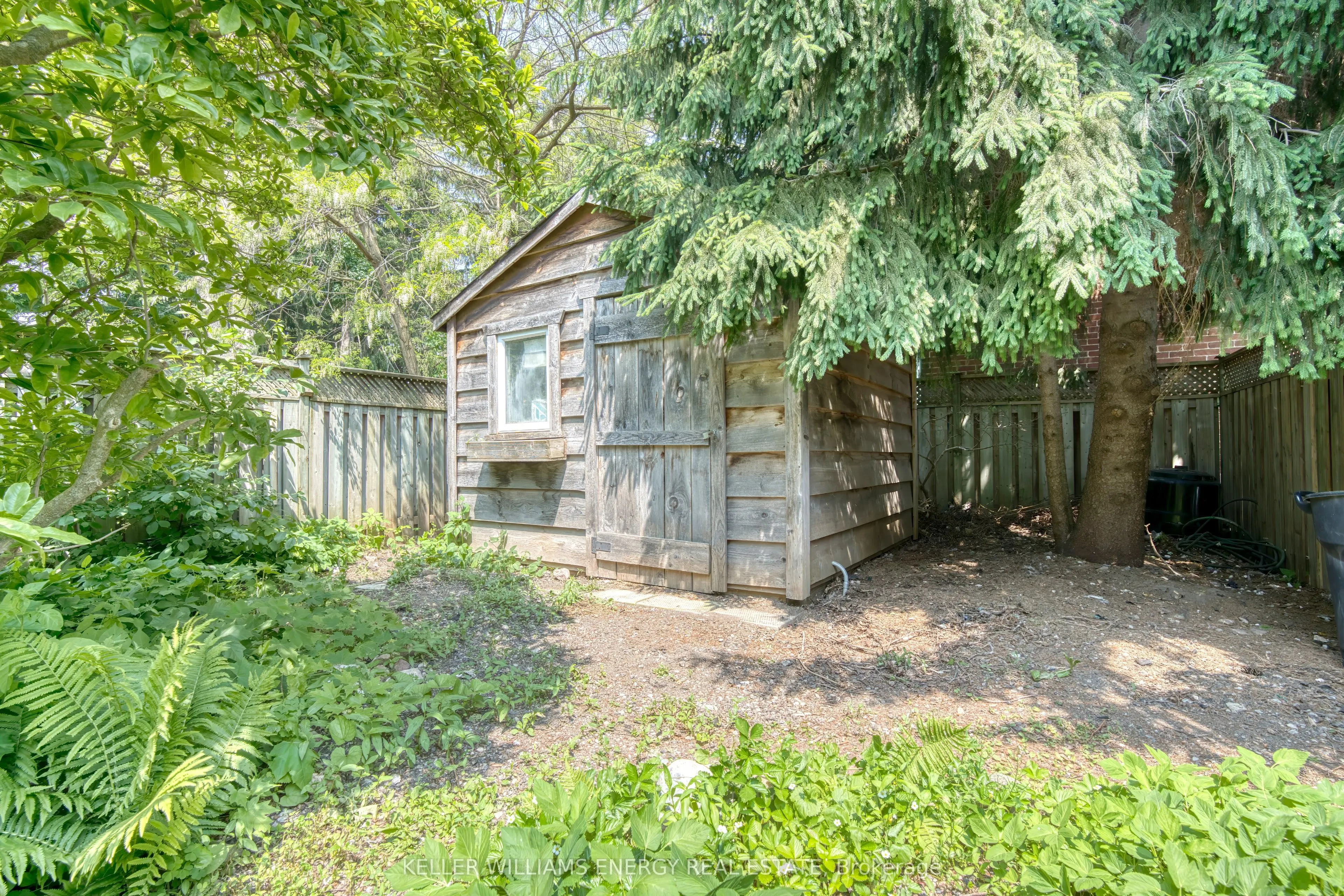 88 Wellington Street N