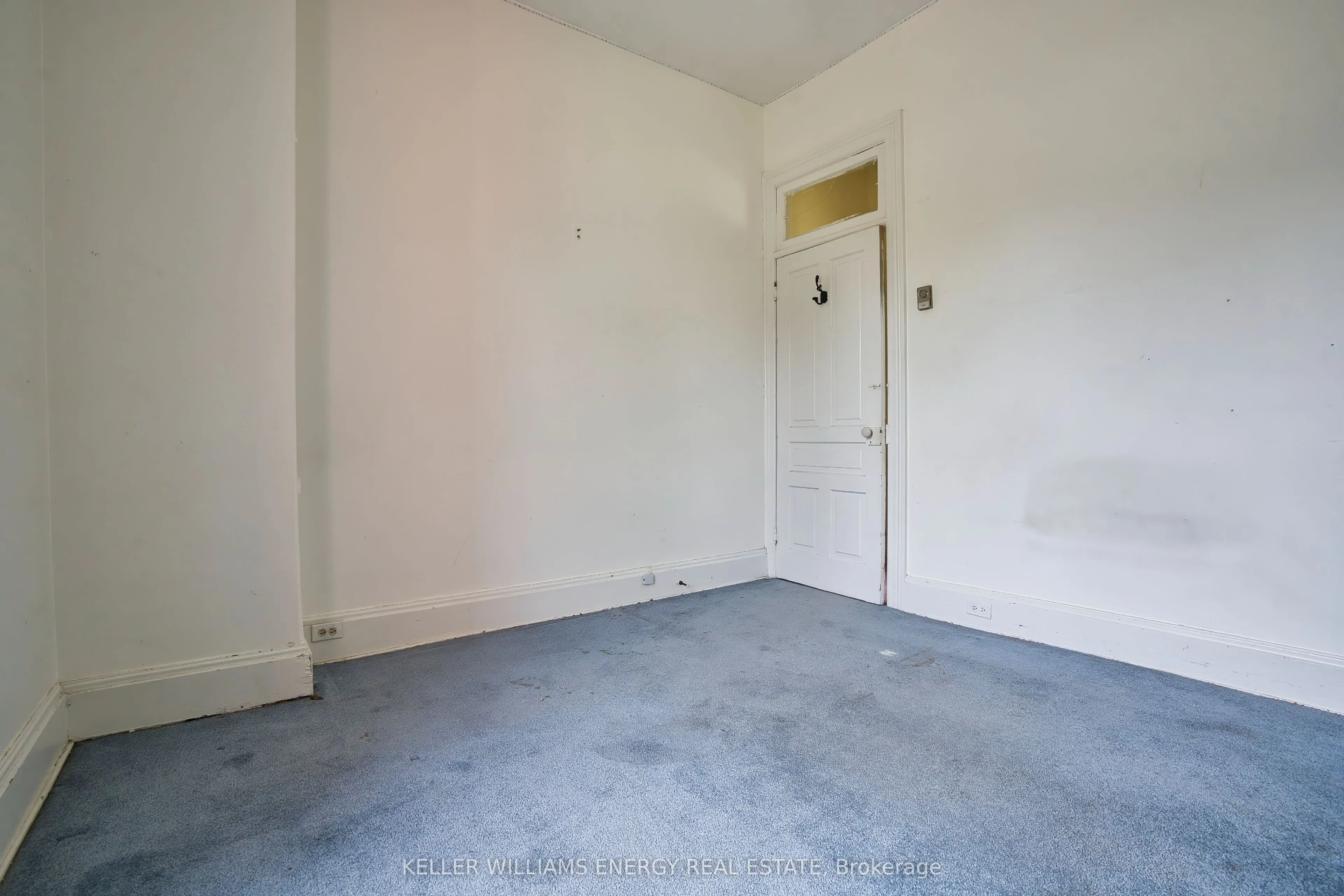 88 Wellington Street N