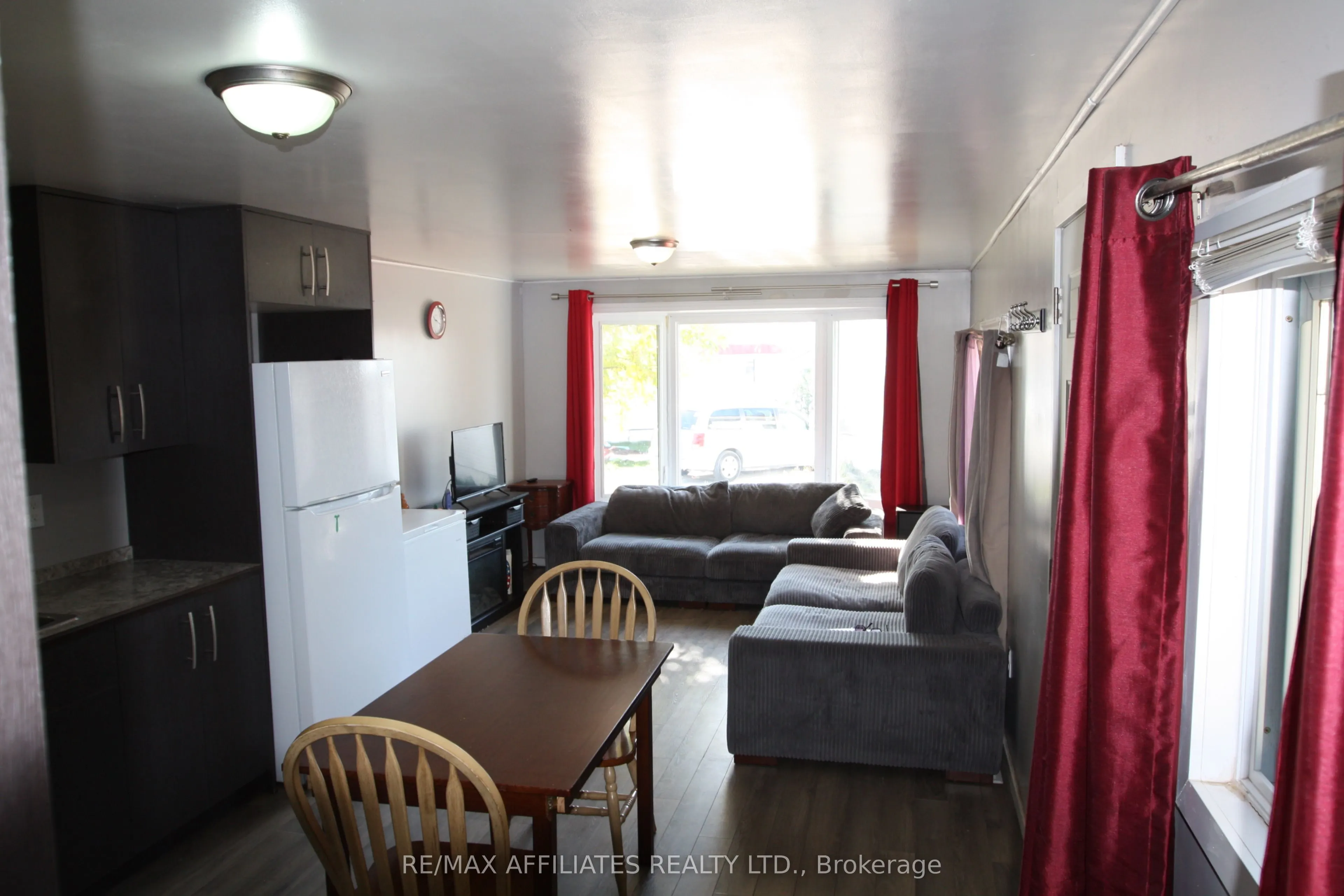 514 Jason Street N