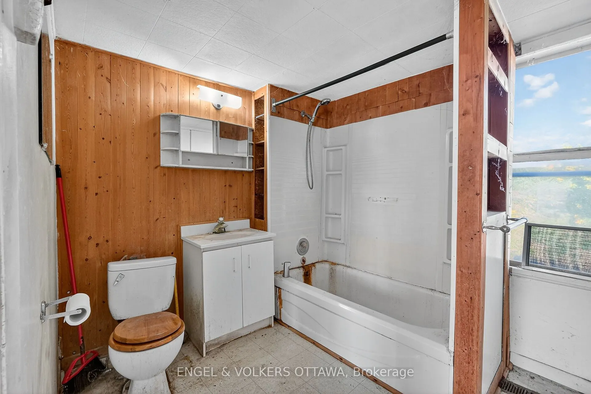 2795 Rollin Road