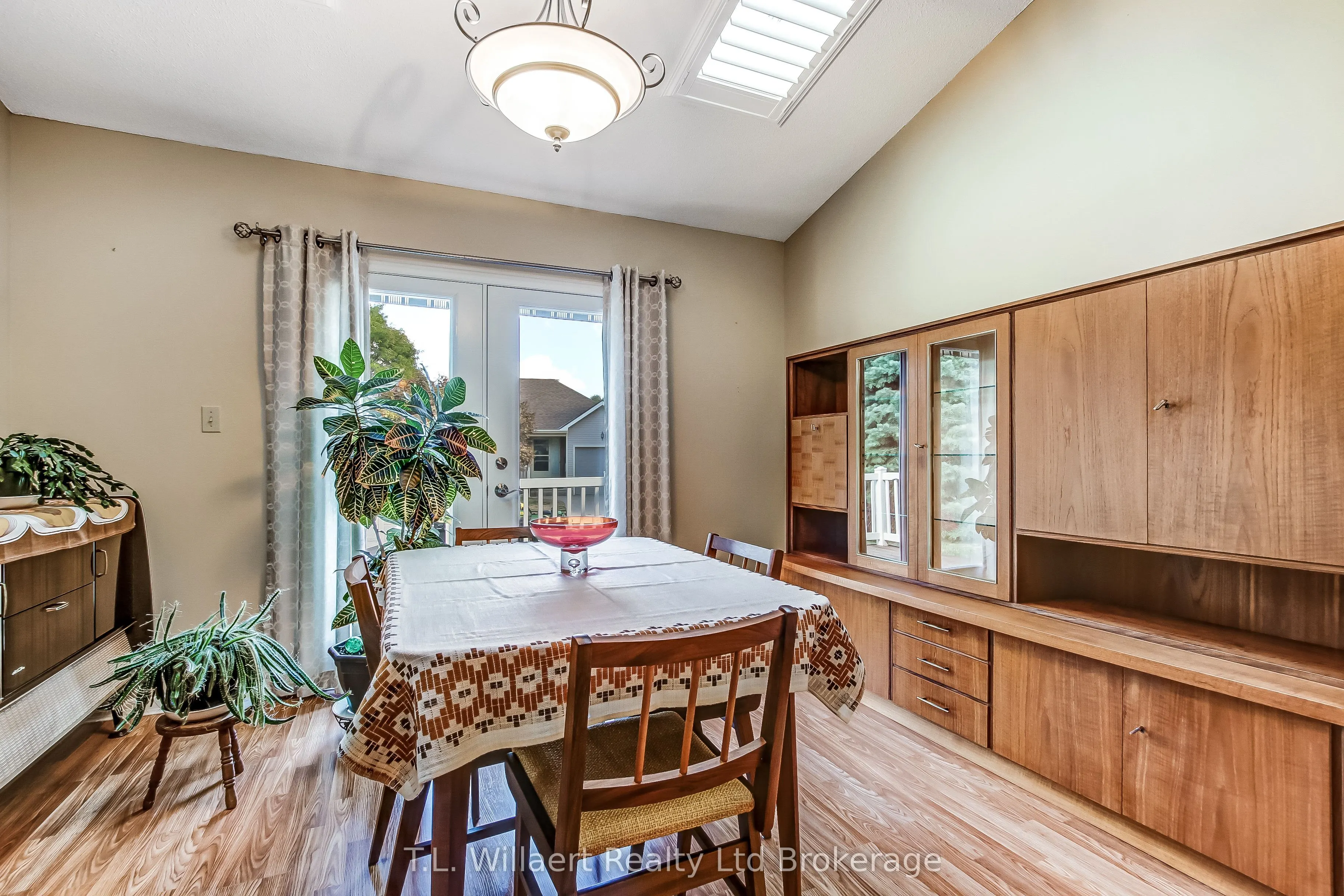 62 Edwin Crescent