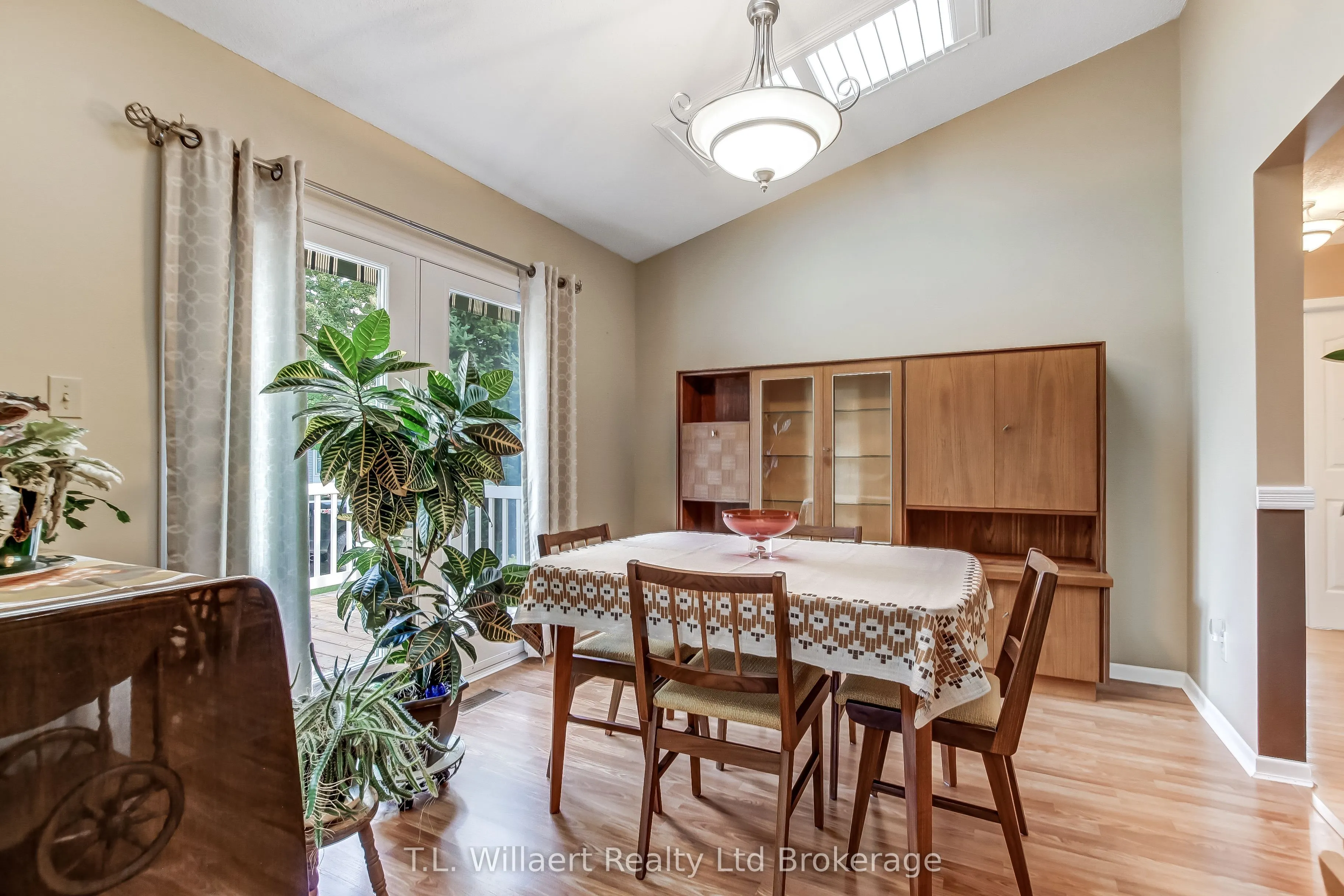 62 Edwin Crescent