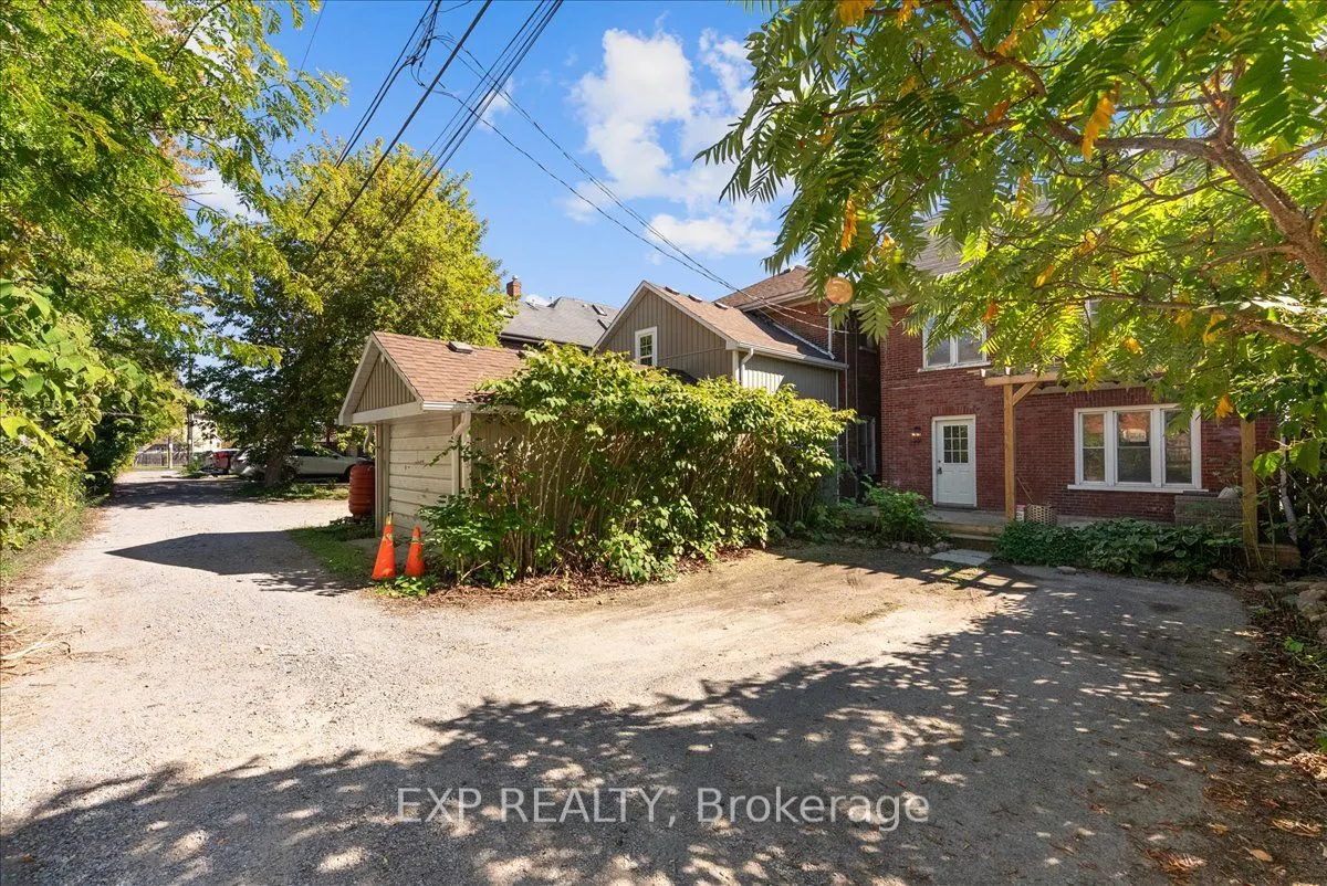 468 Charlotte Street