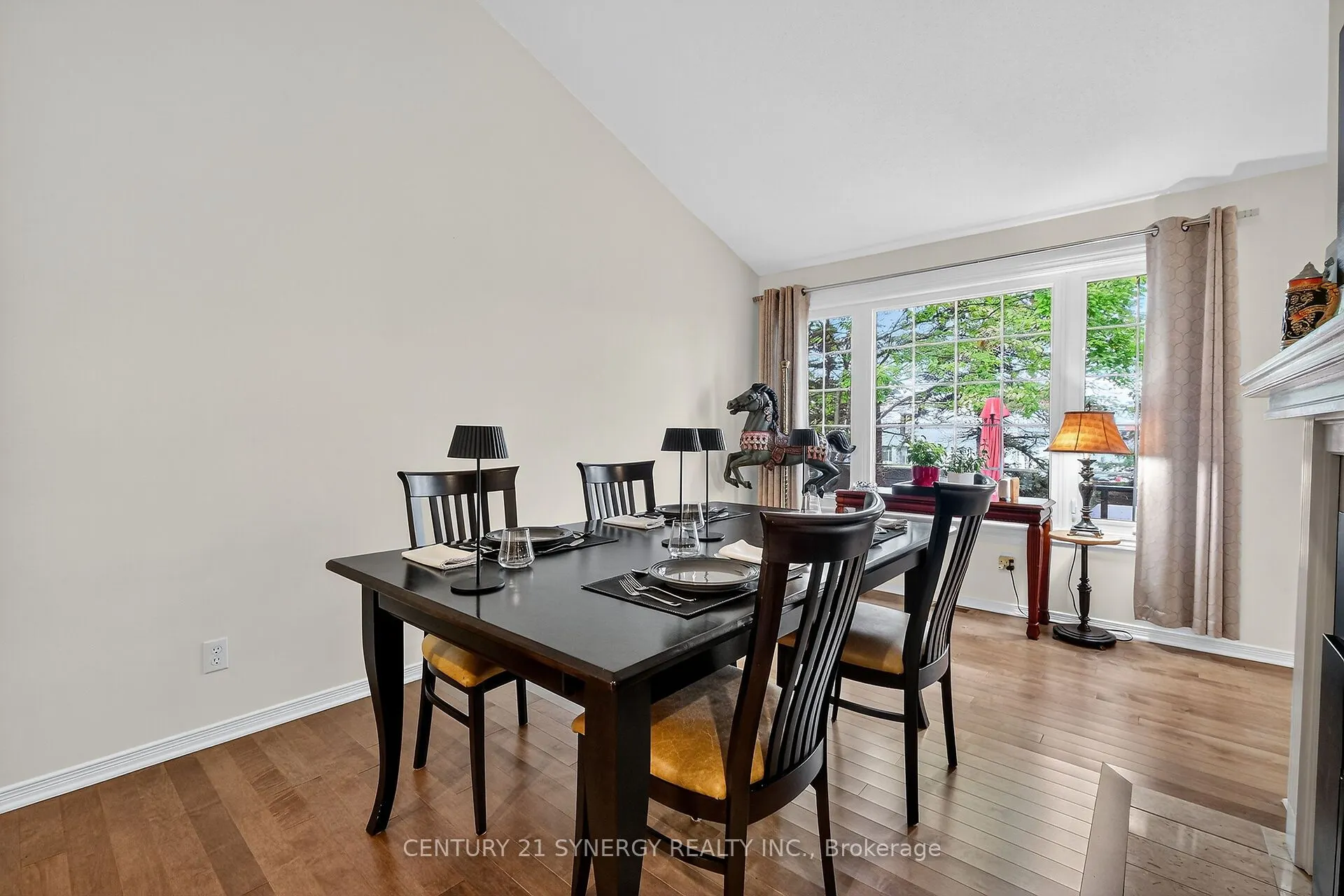 18 Oyster Bay Court