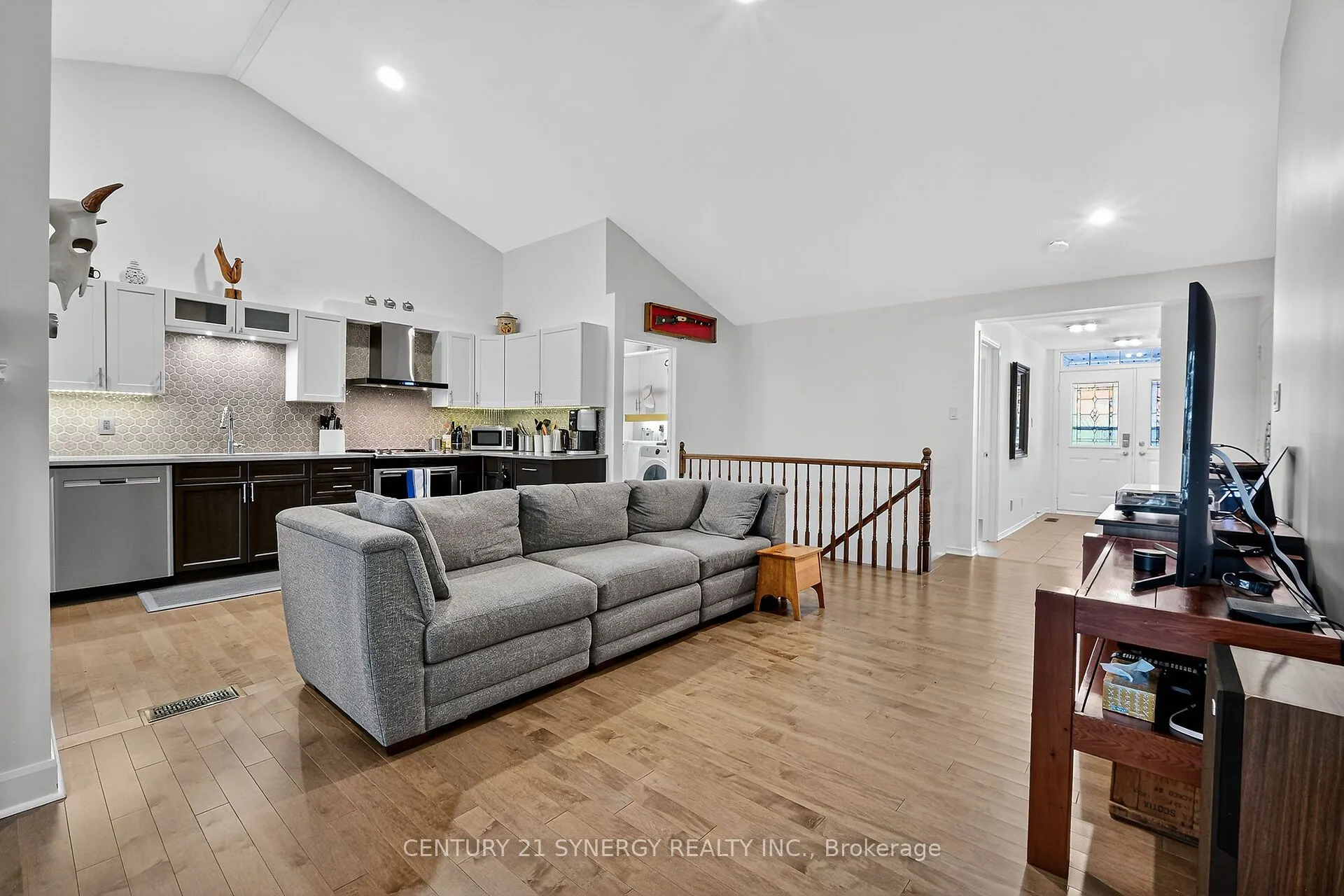 18 Oyster Bay Court