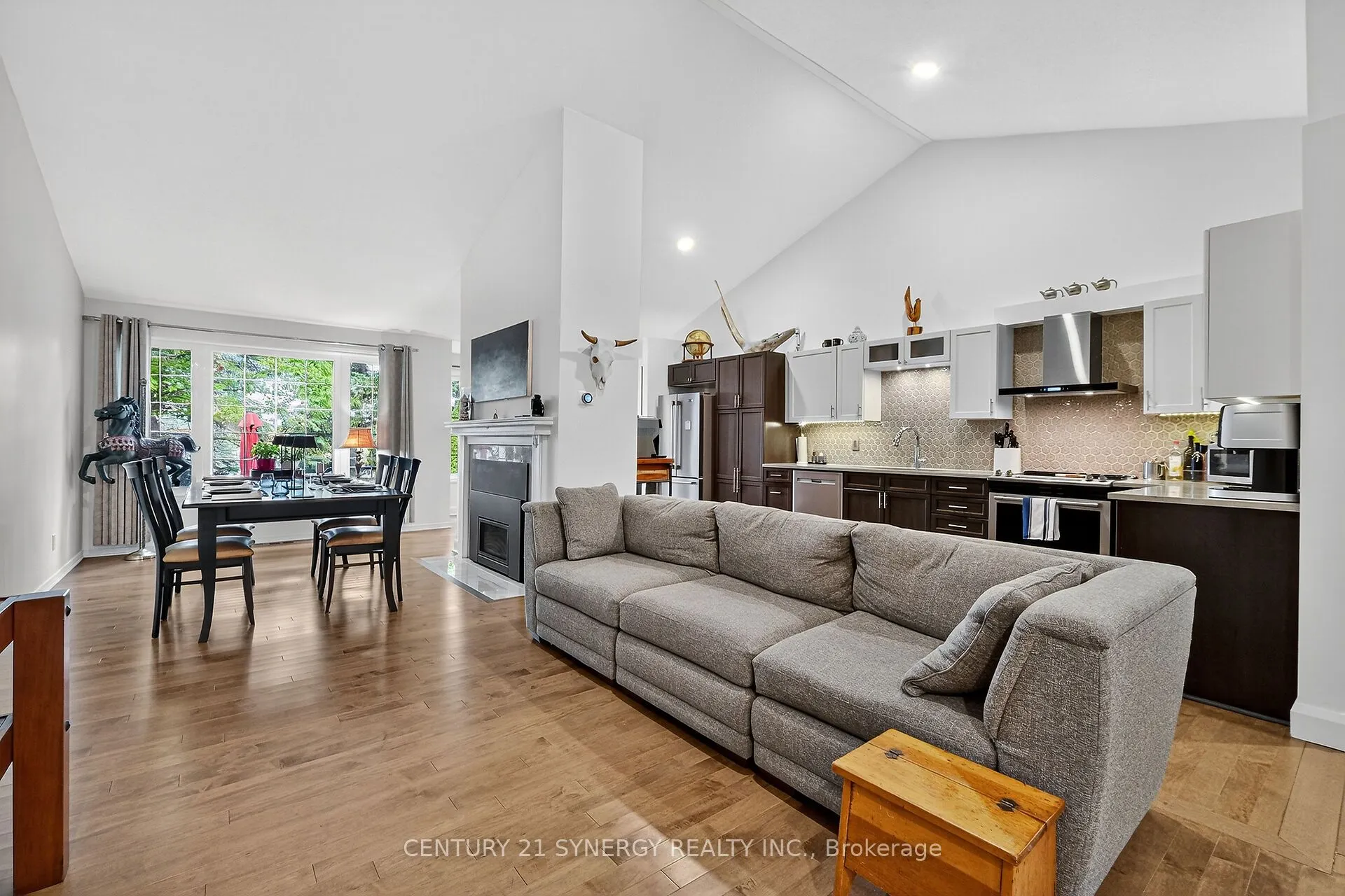 18 Oyster Bay Court