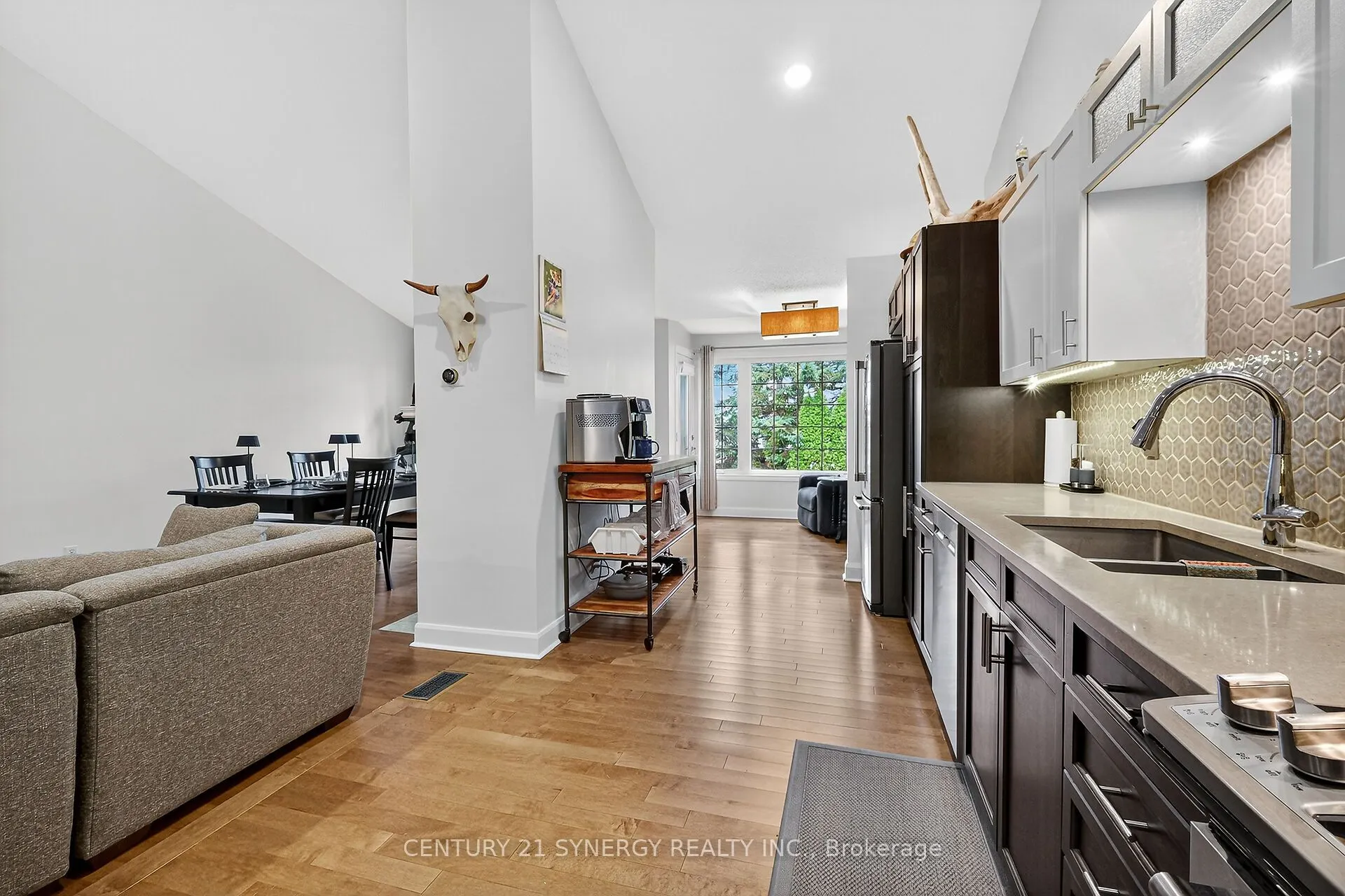 18 Oyster Bay Court