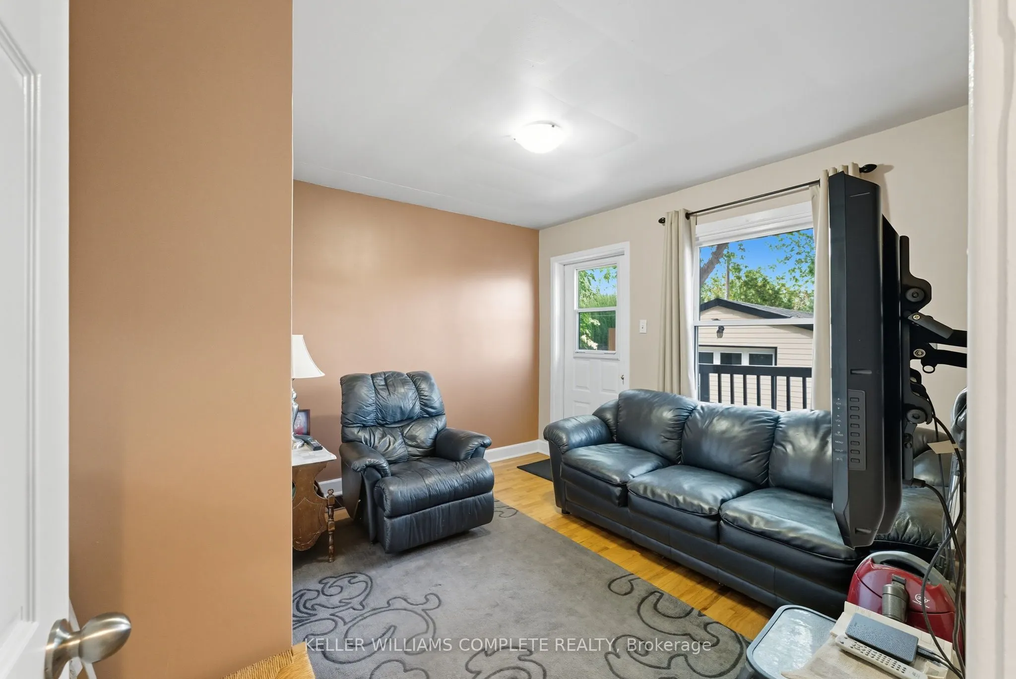 446 East 42nd Street
