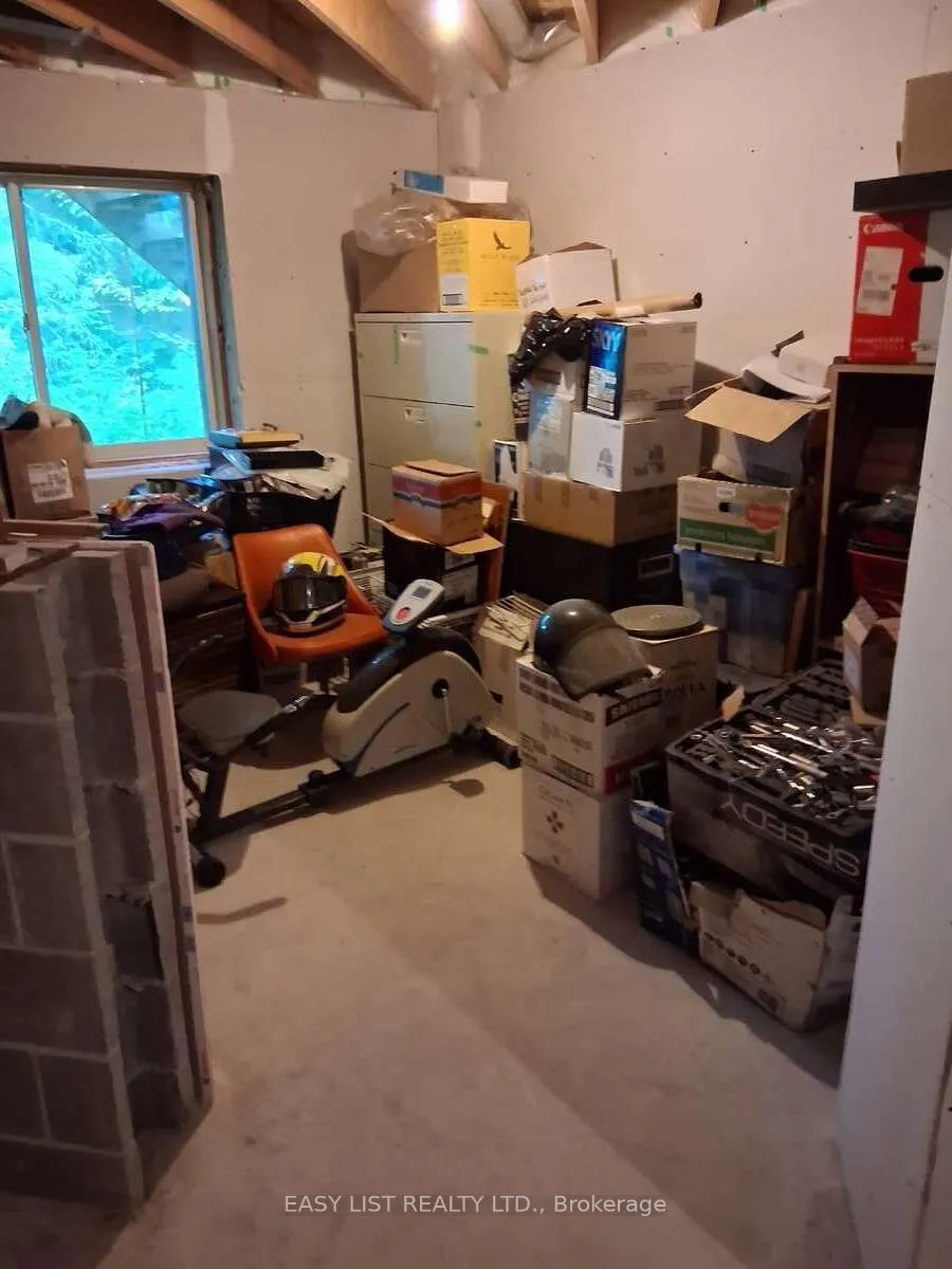 175 Old Man's Lake Lane