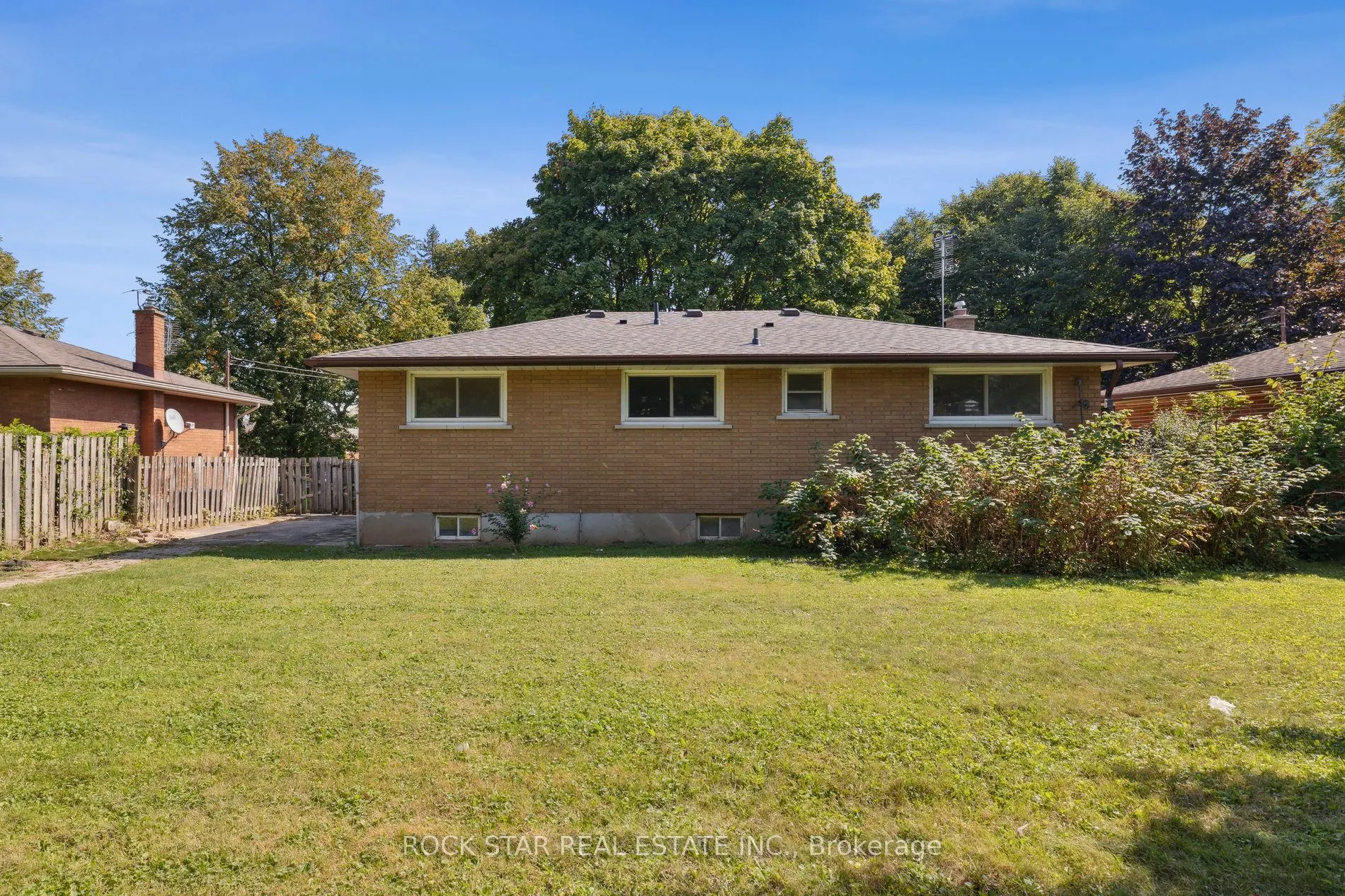 87 Leaside Drive, #Upper