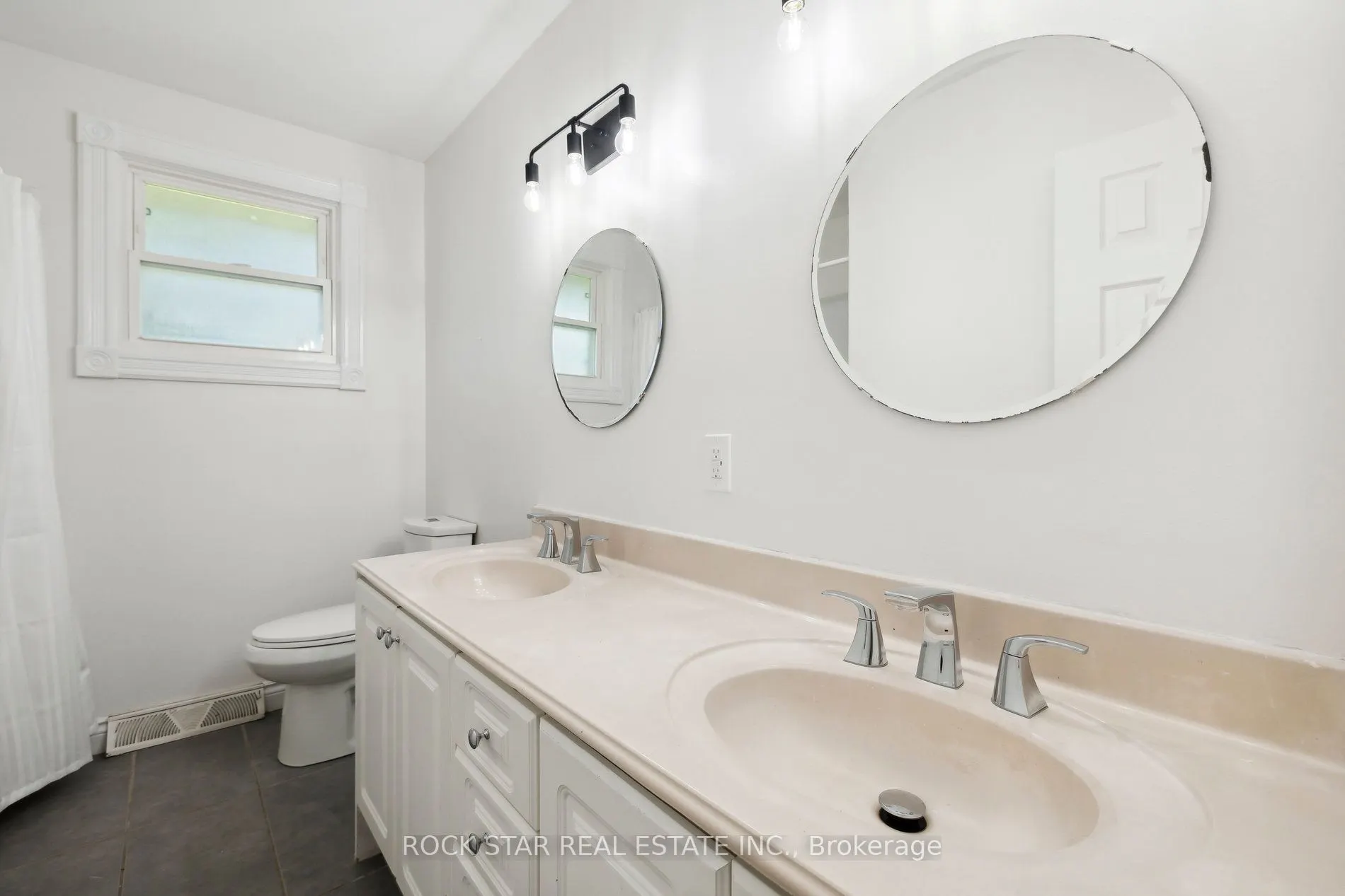 87 Leaside Drive, #Upper