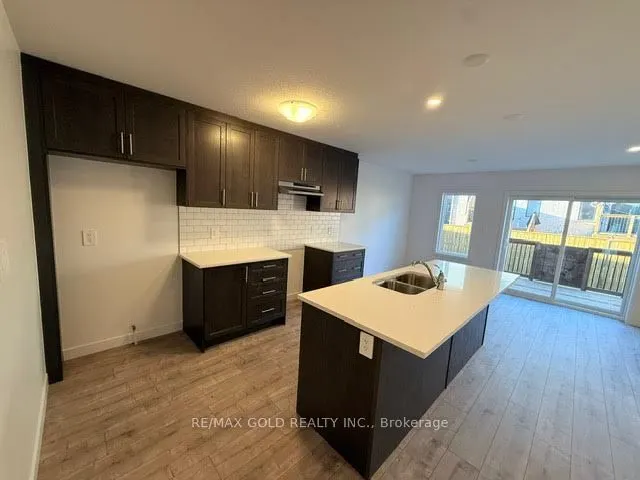 24 Oak Forest Common Crescent