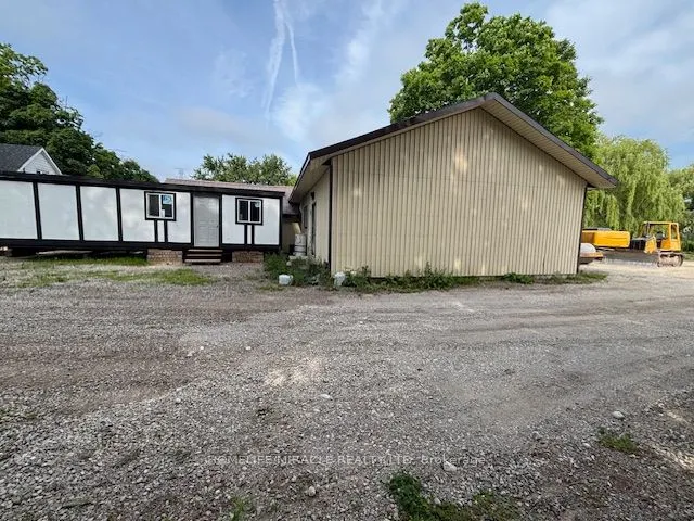 1047 Parkinson Road, #{Shop}