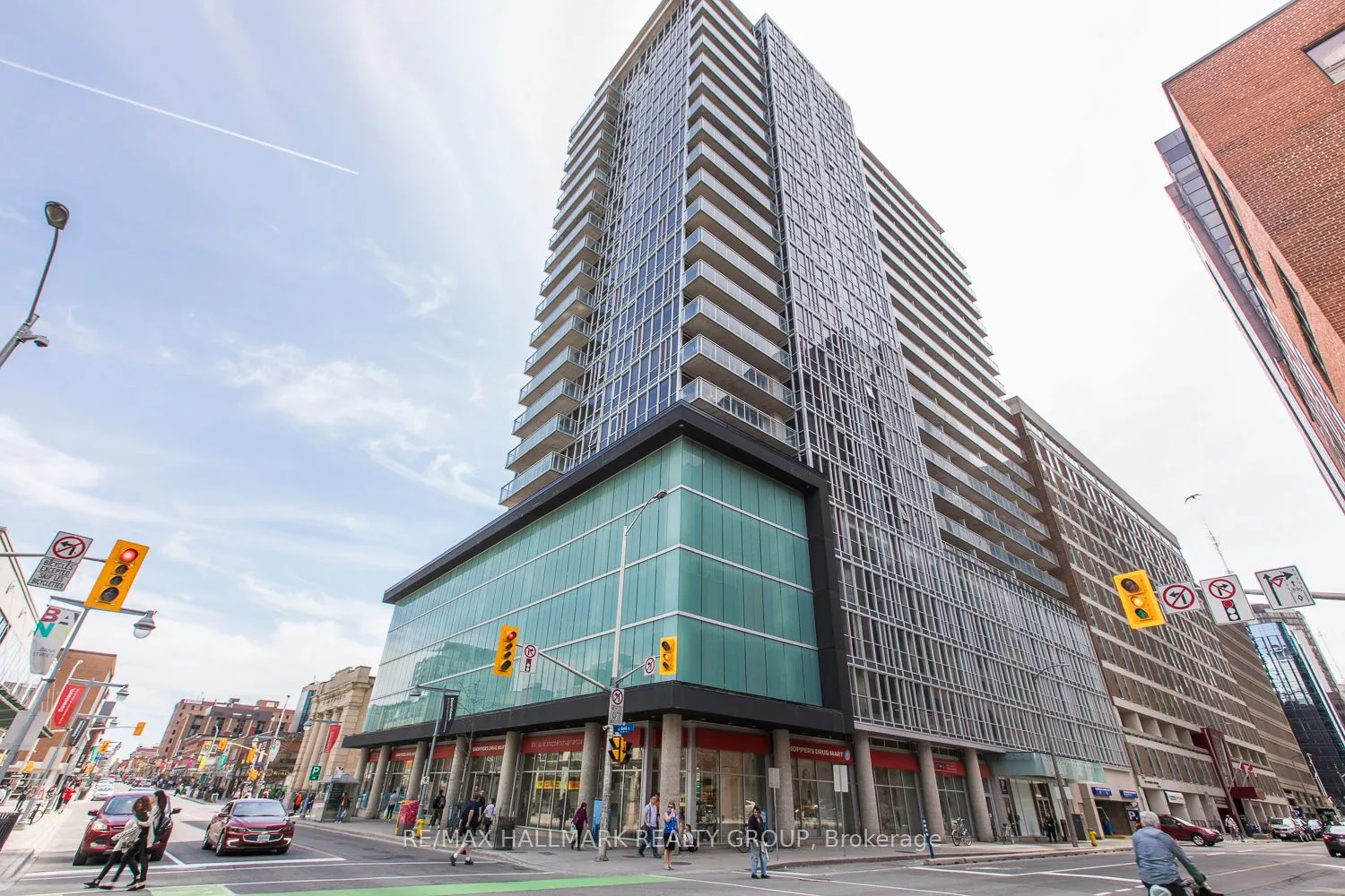 324 Laurier Avenue W, #906