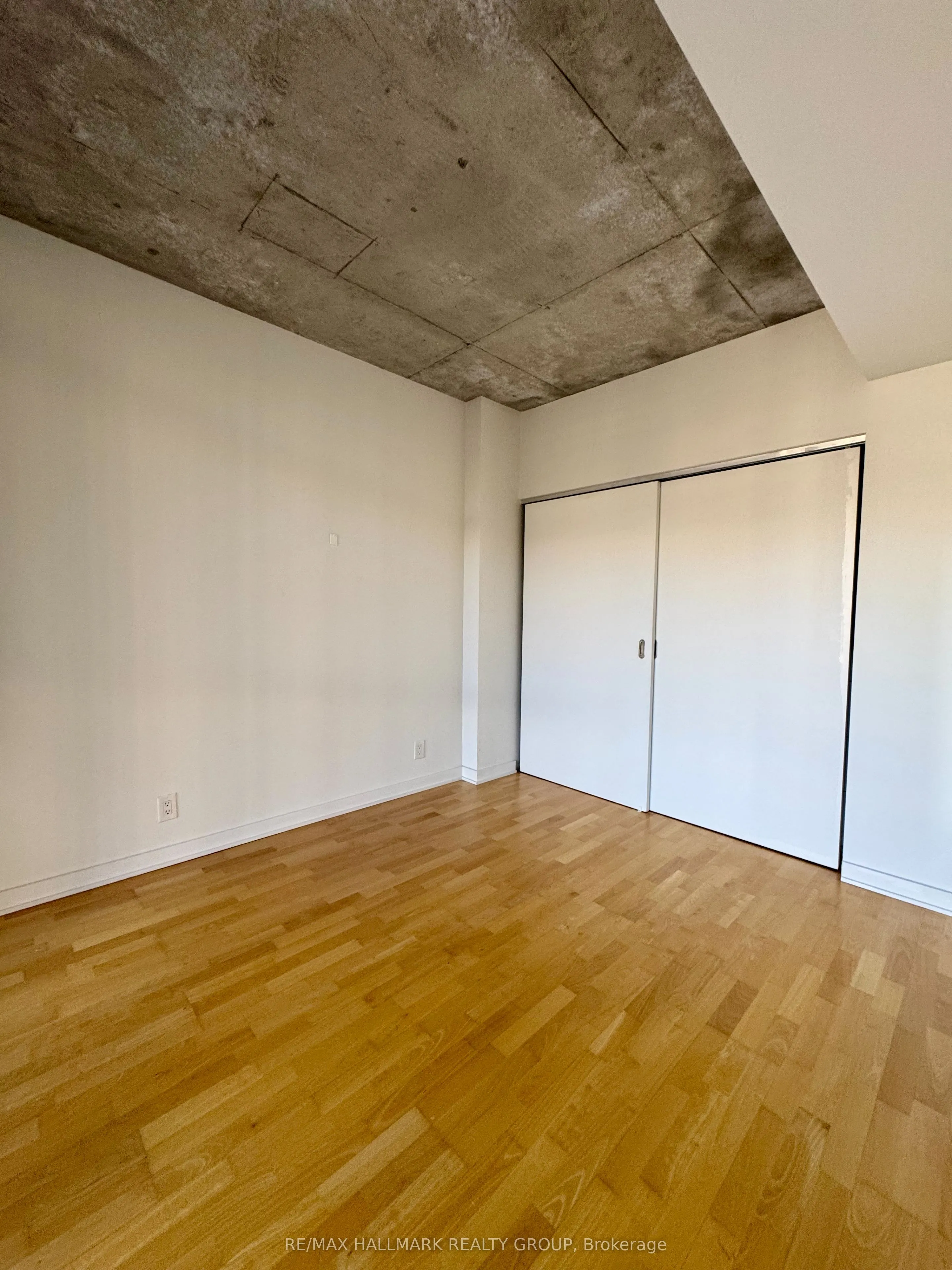 324 Laurier Avenue W, #906