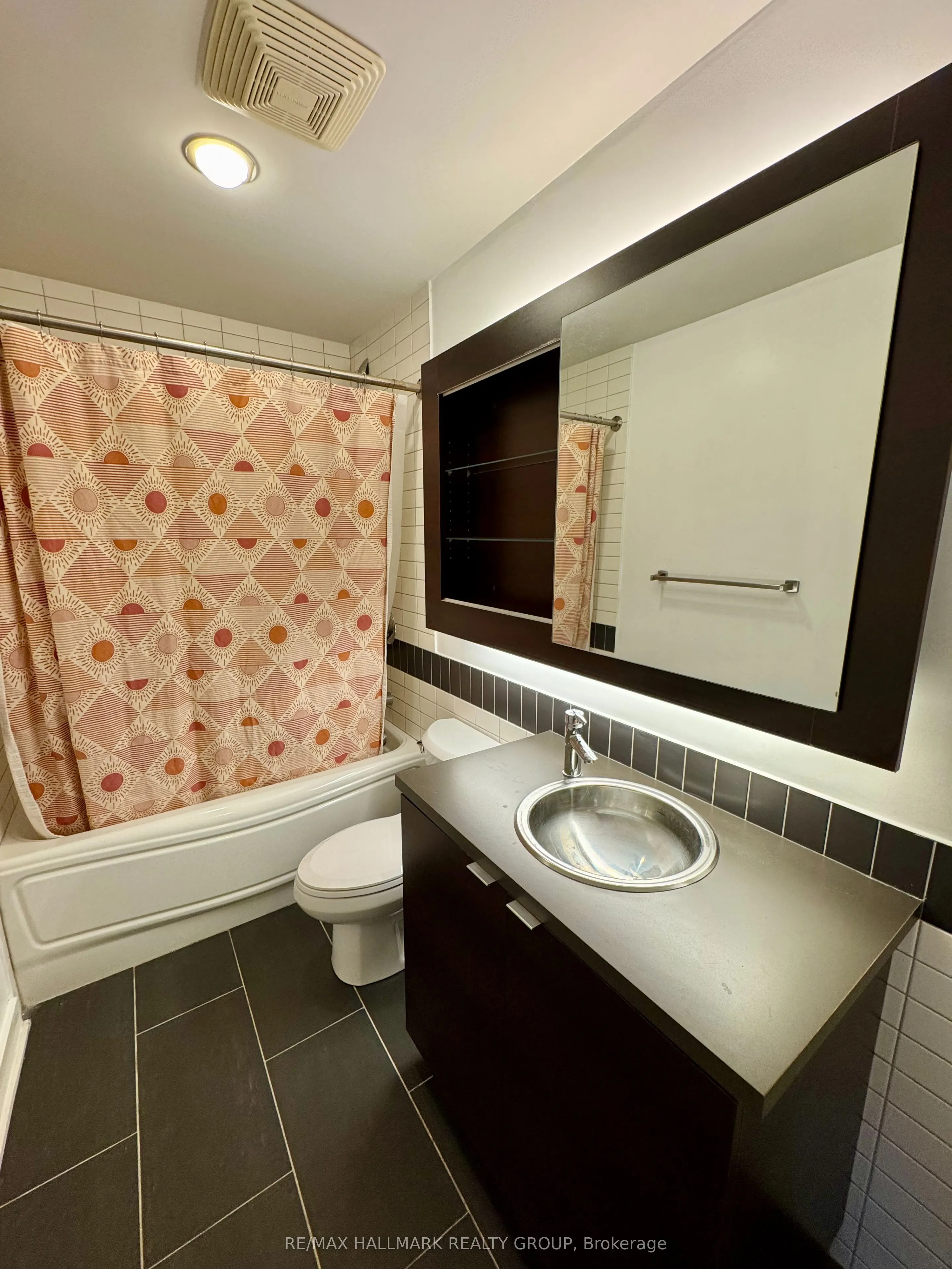 324 Laurier Avenue W, #906