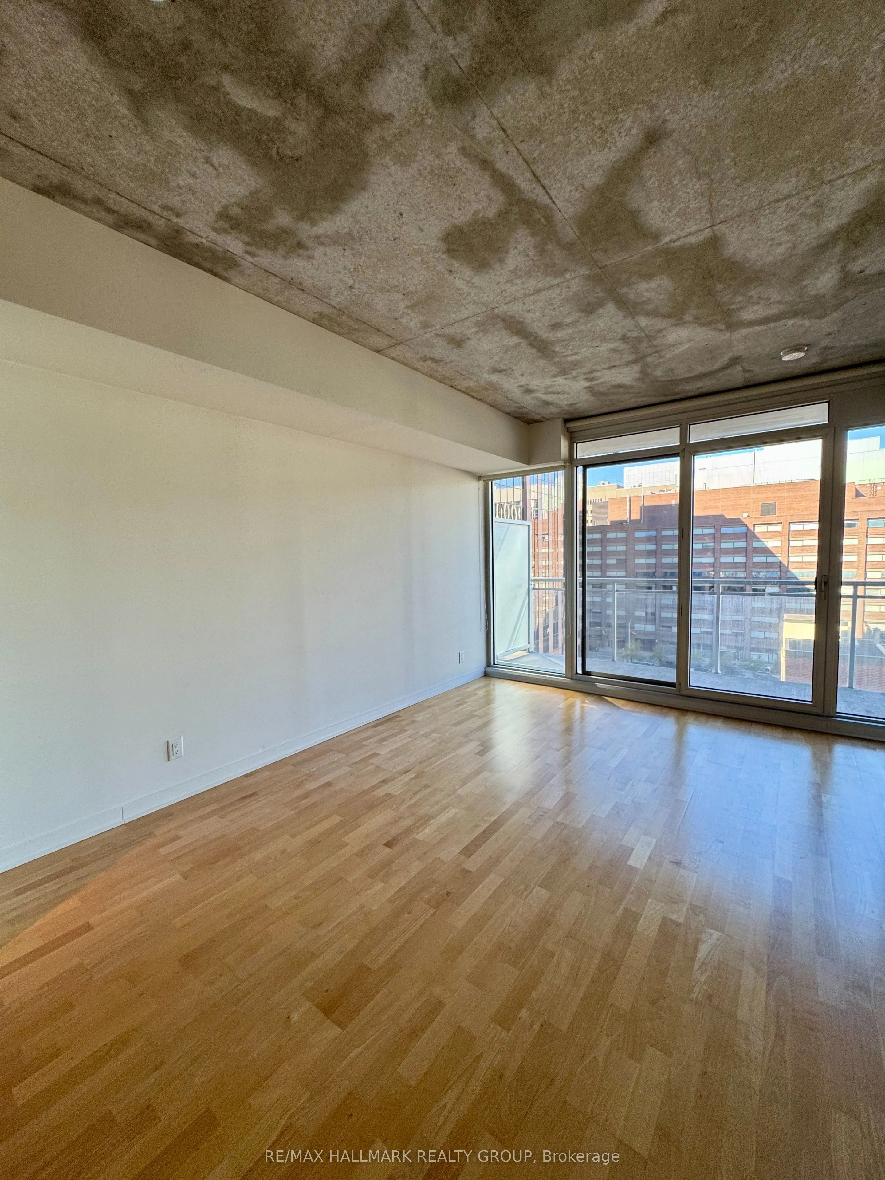 324 Laurier Avenue W, #906