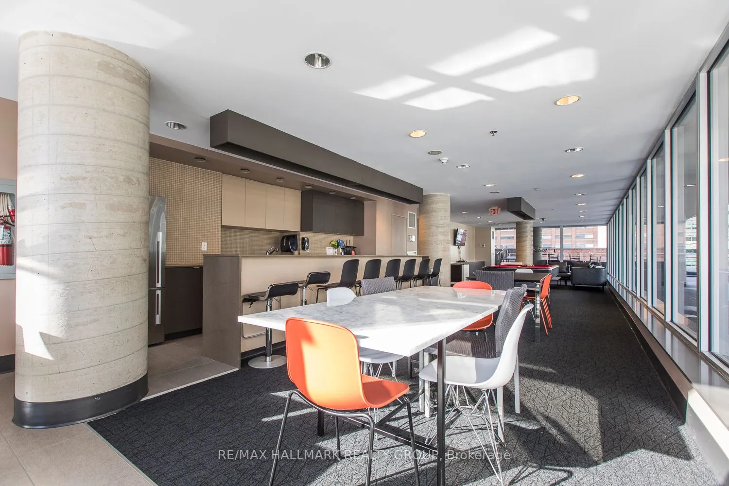324 Laurier Avenue W, #906