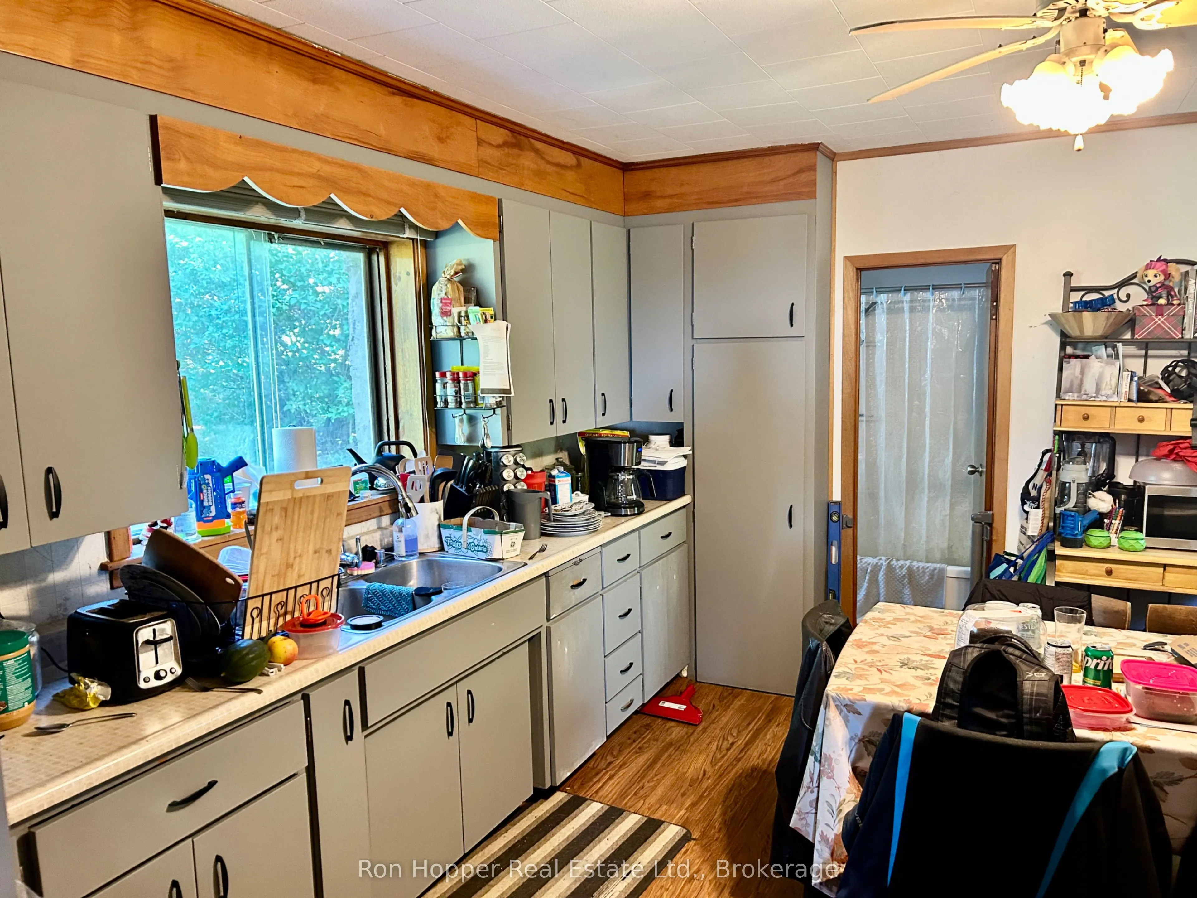 439629 Sydenham-Lakeshore Drive