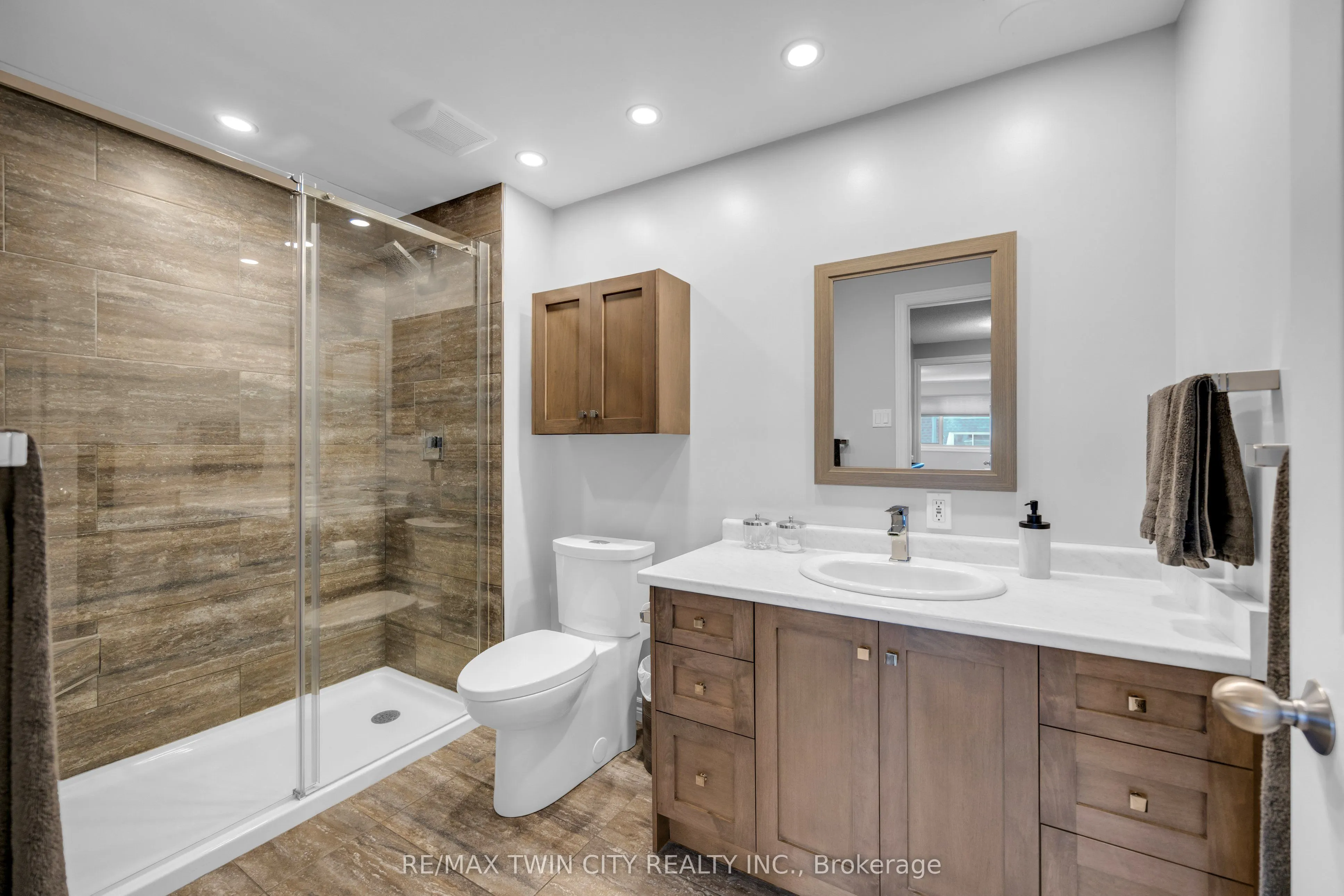 14 Williamsburg Road, #54