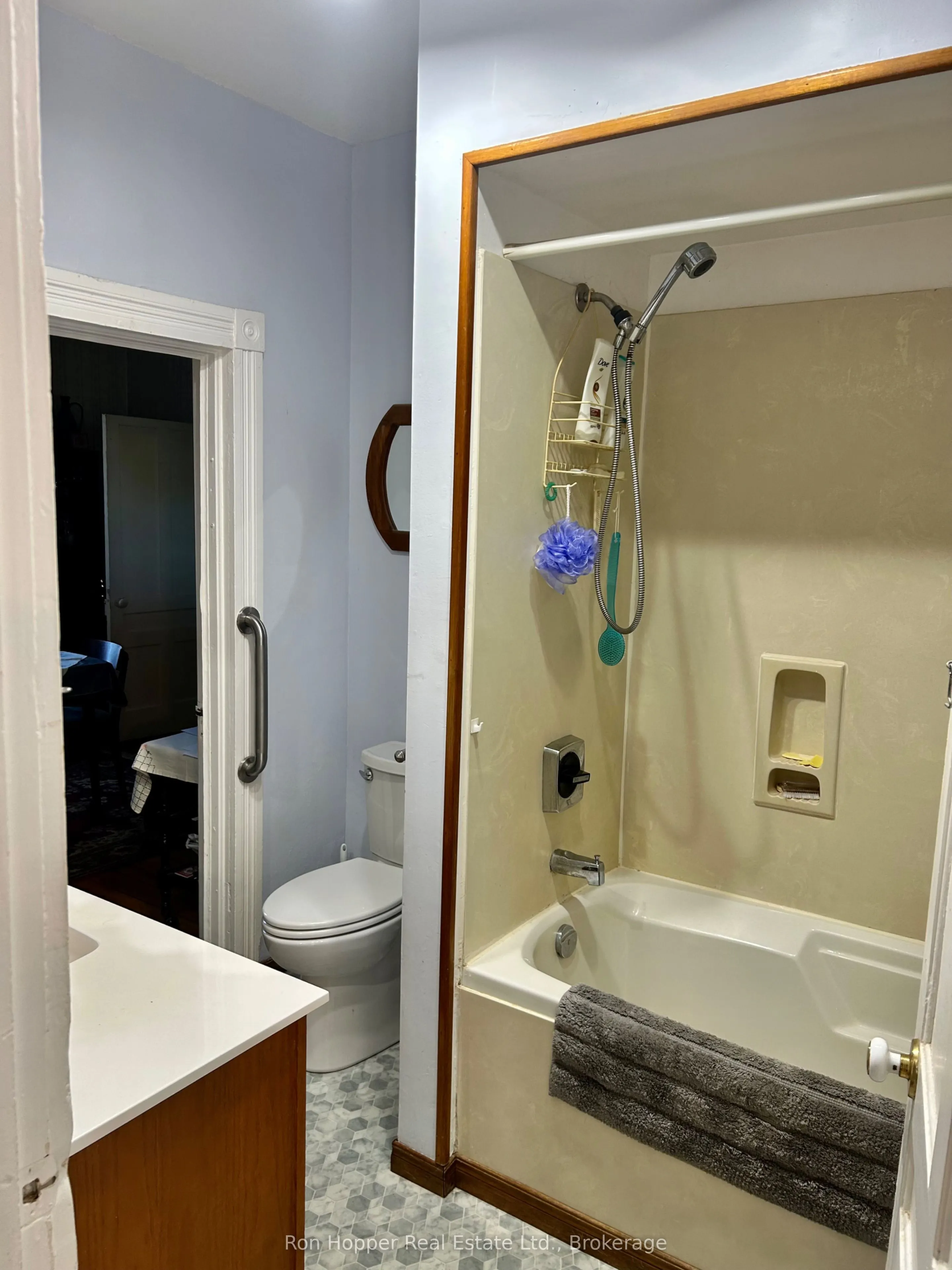 439567 Sydenham-Lakeshore Drive