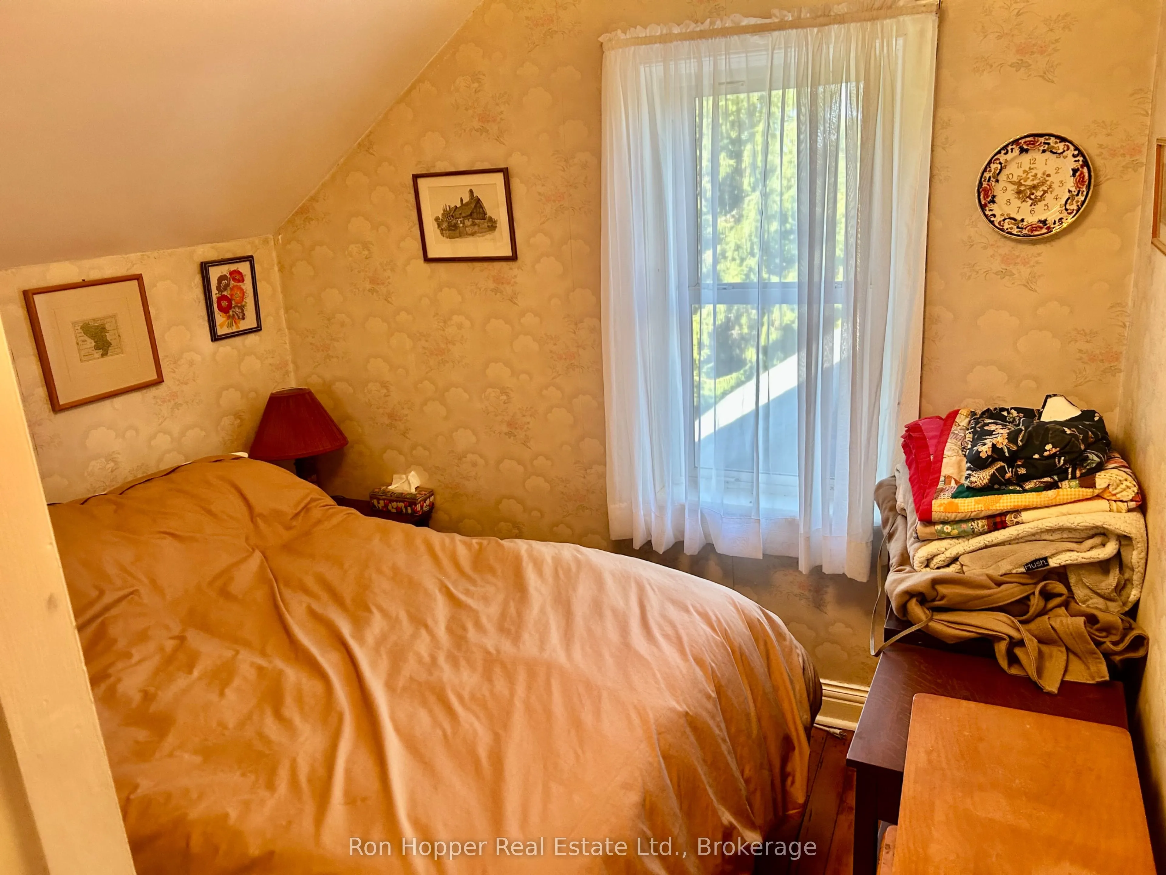 439567 Sydenham-Lakeshore Drive