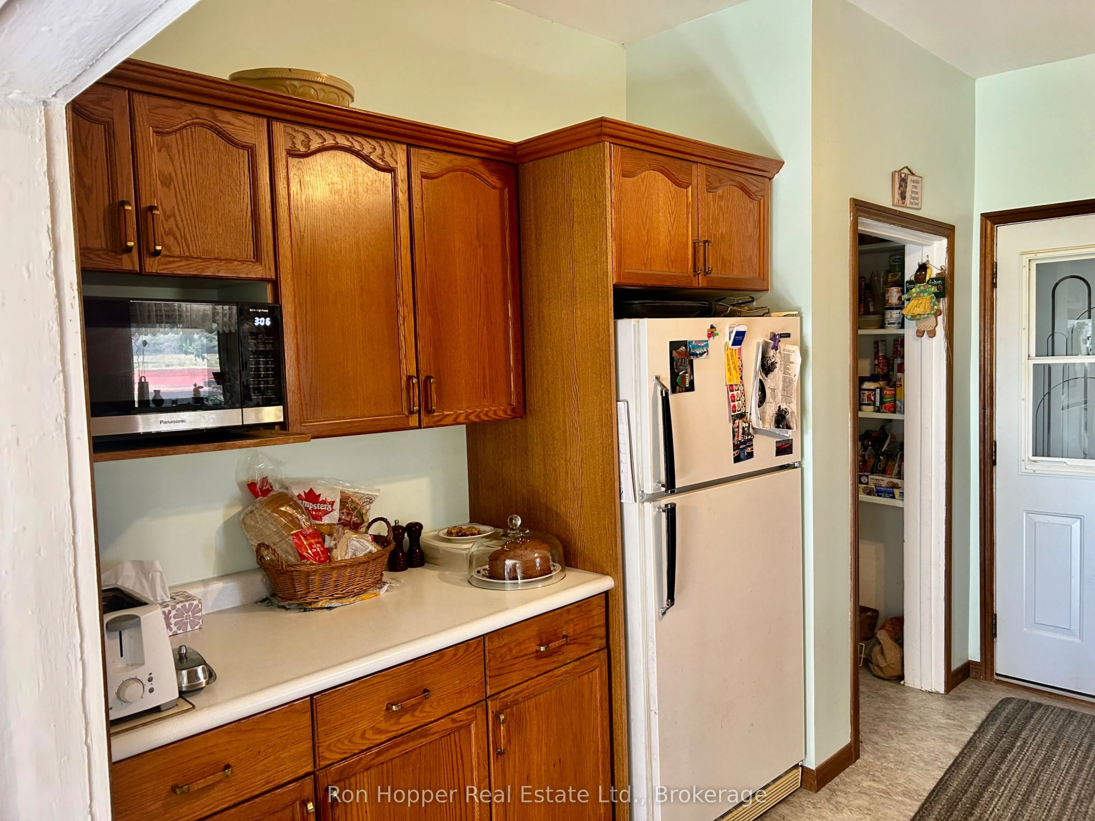 439567 Sydenham-Lakeshore Drive