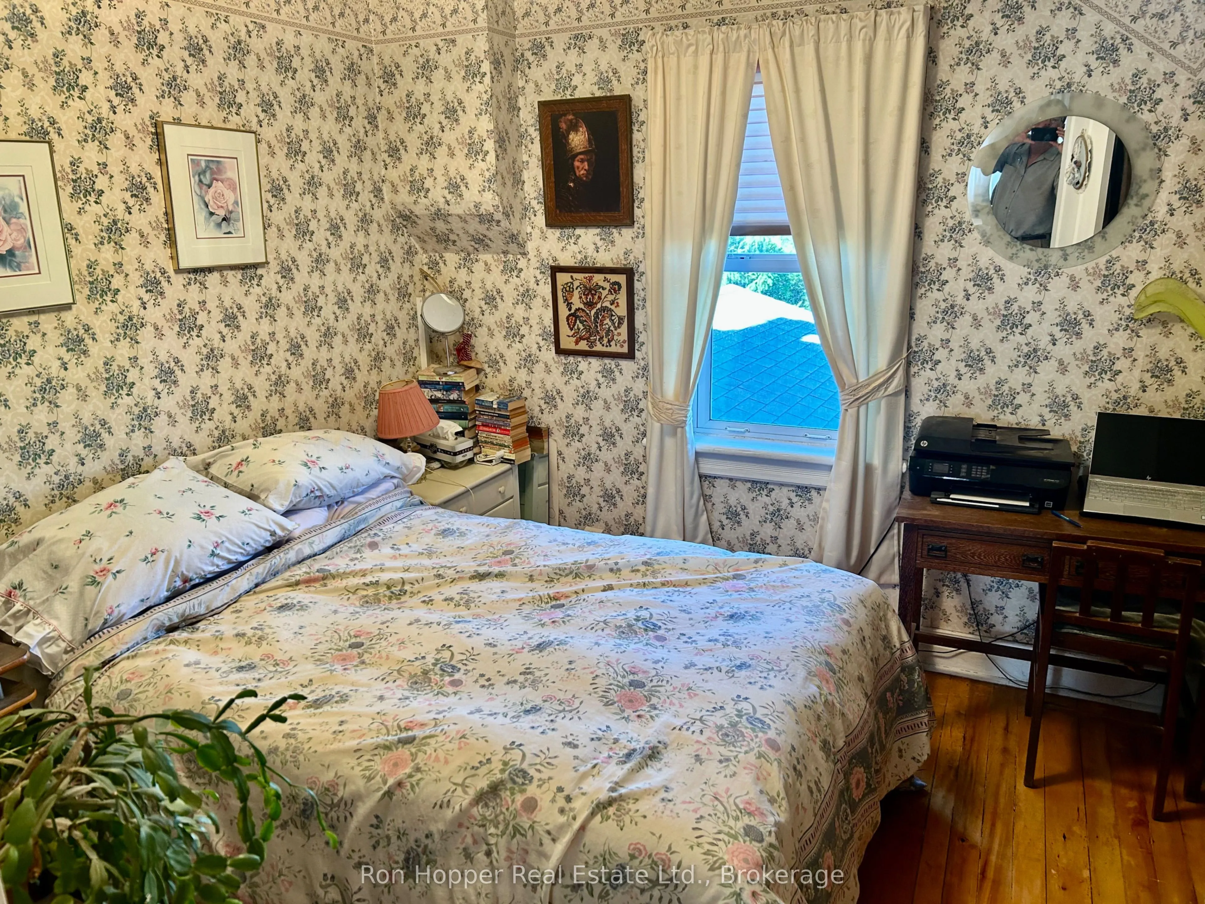 439567 Sydenham-Lakeshore Drive