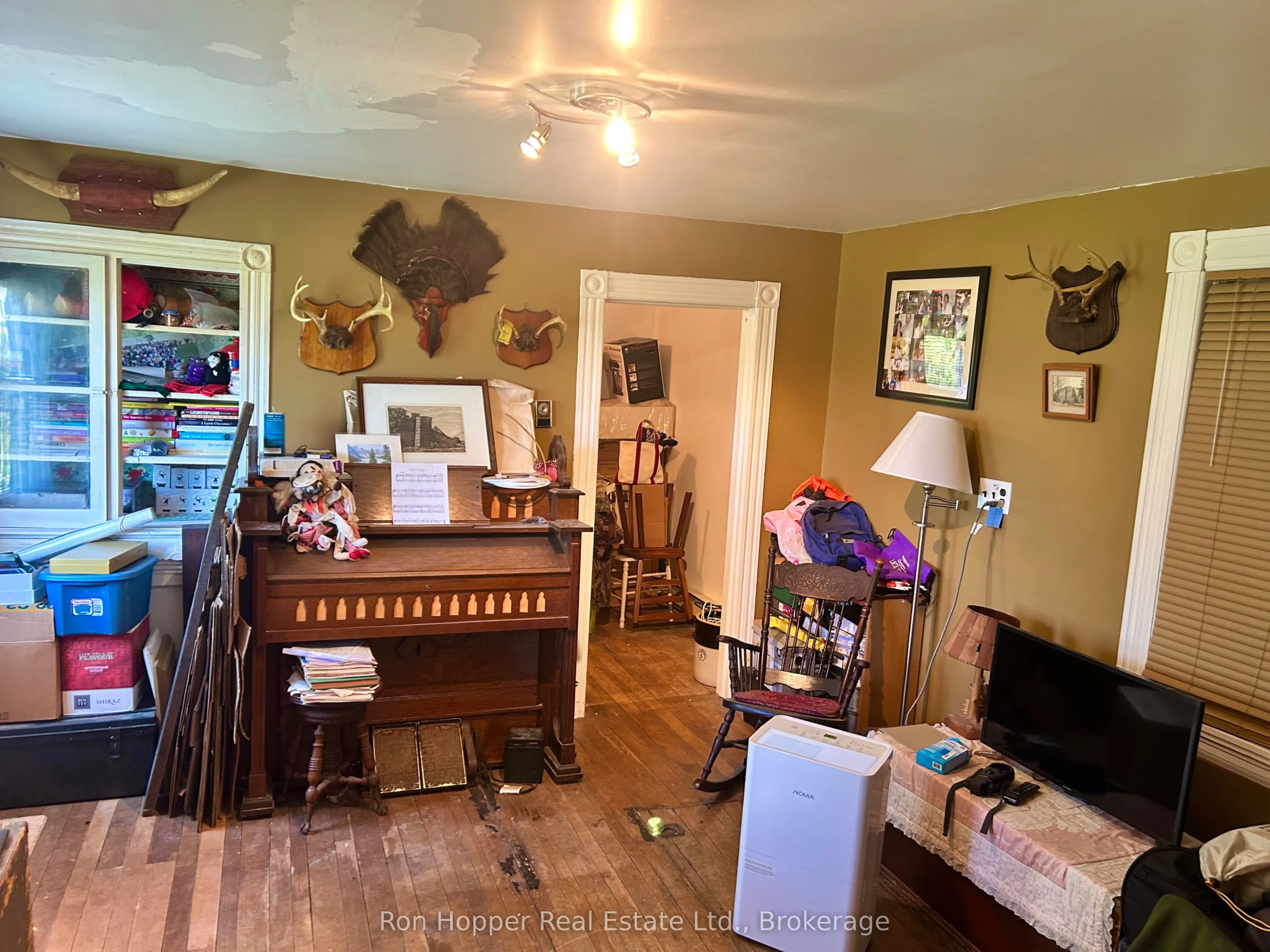 439567 Sydenham-Lakeshore Drive