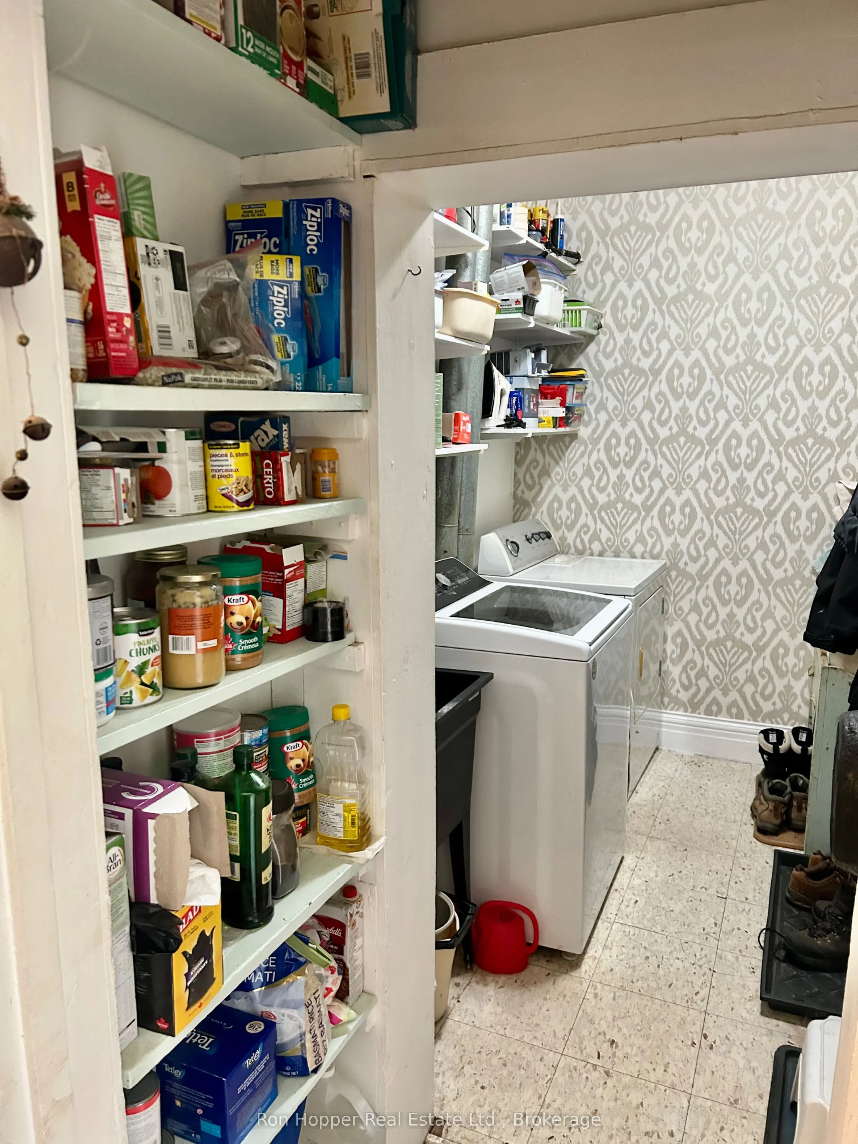 439567 Sydenham-Lakeshore Drive