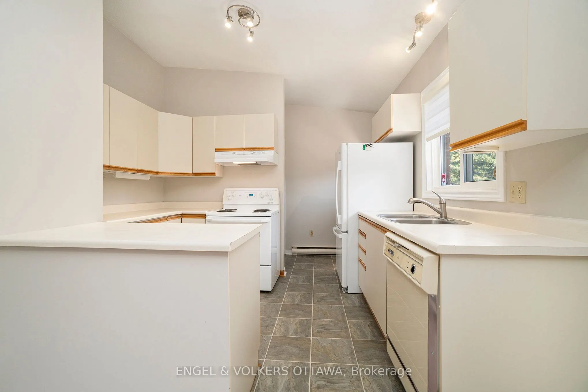 258 Herrick Drive, Rr#1, Arnprior Drive