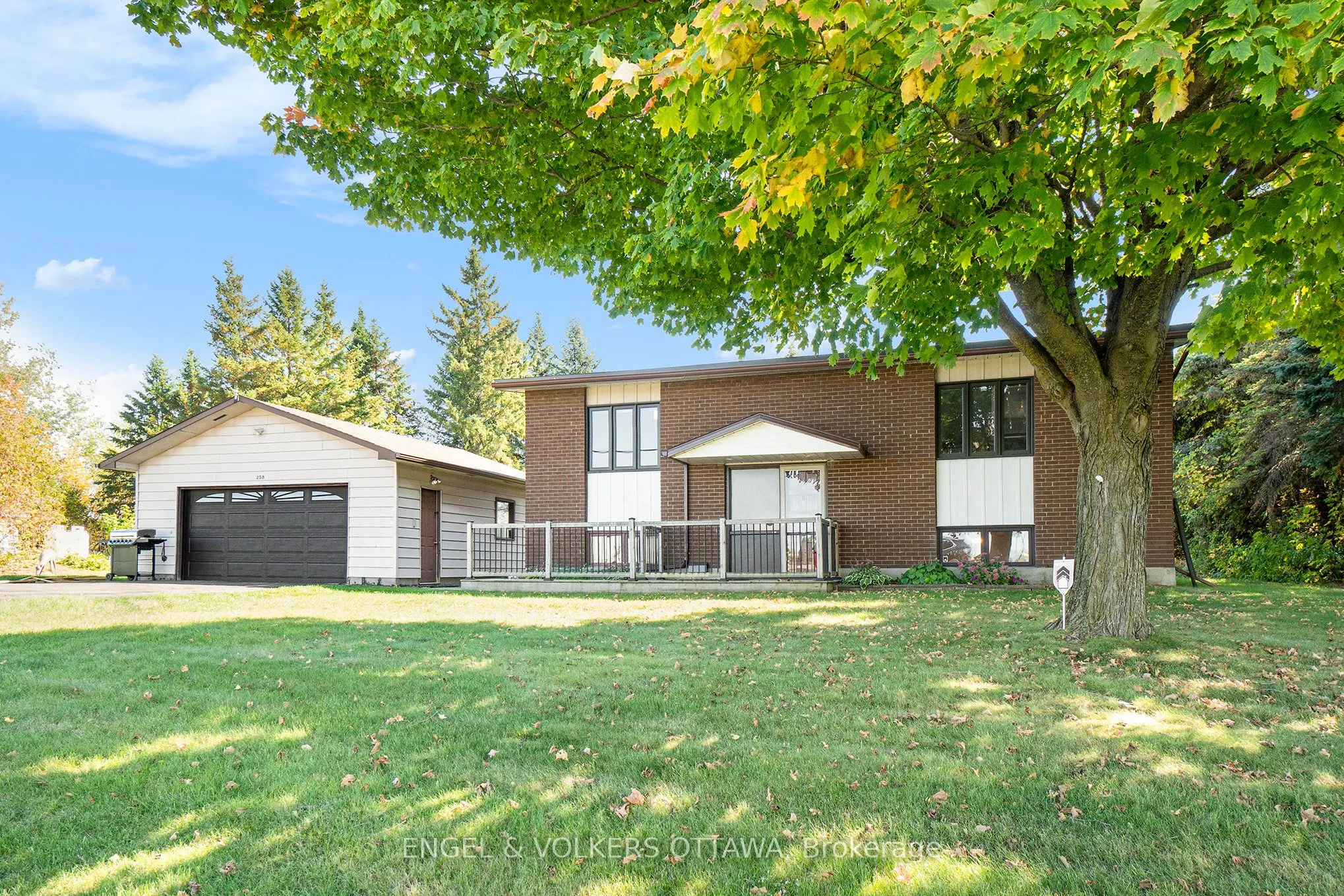 258 Herrick Drive, Rr#1, Arnprior Drive