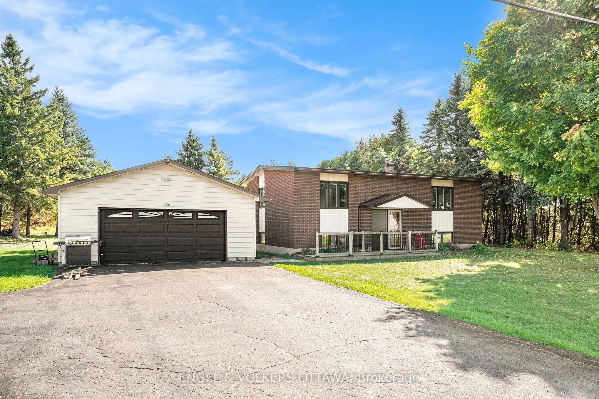 258 Herrick Drive, Rr#1, Arnprior Drive