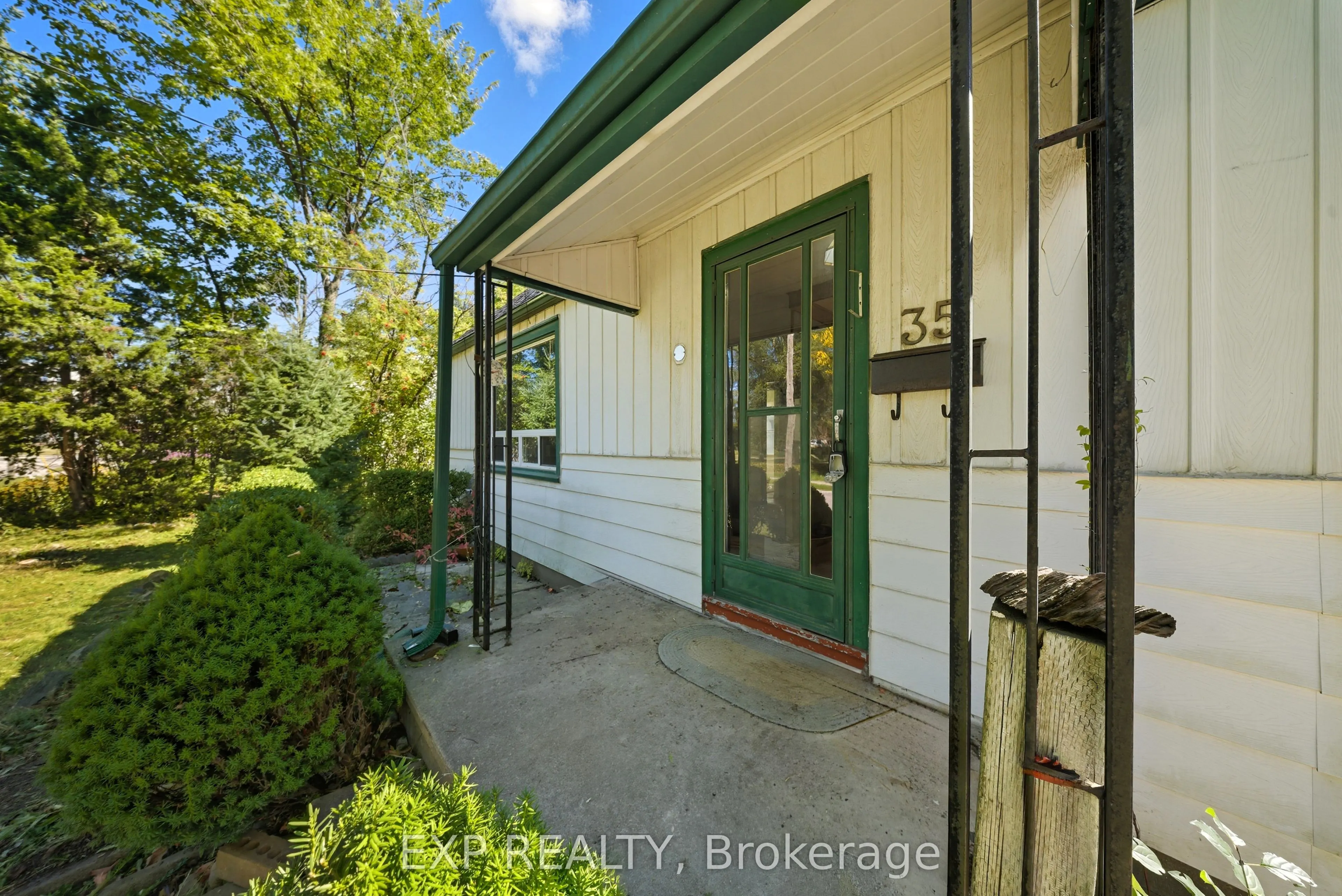 35 Glen Road